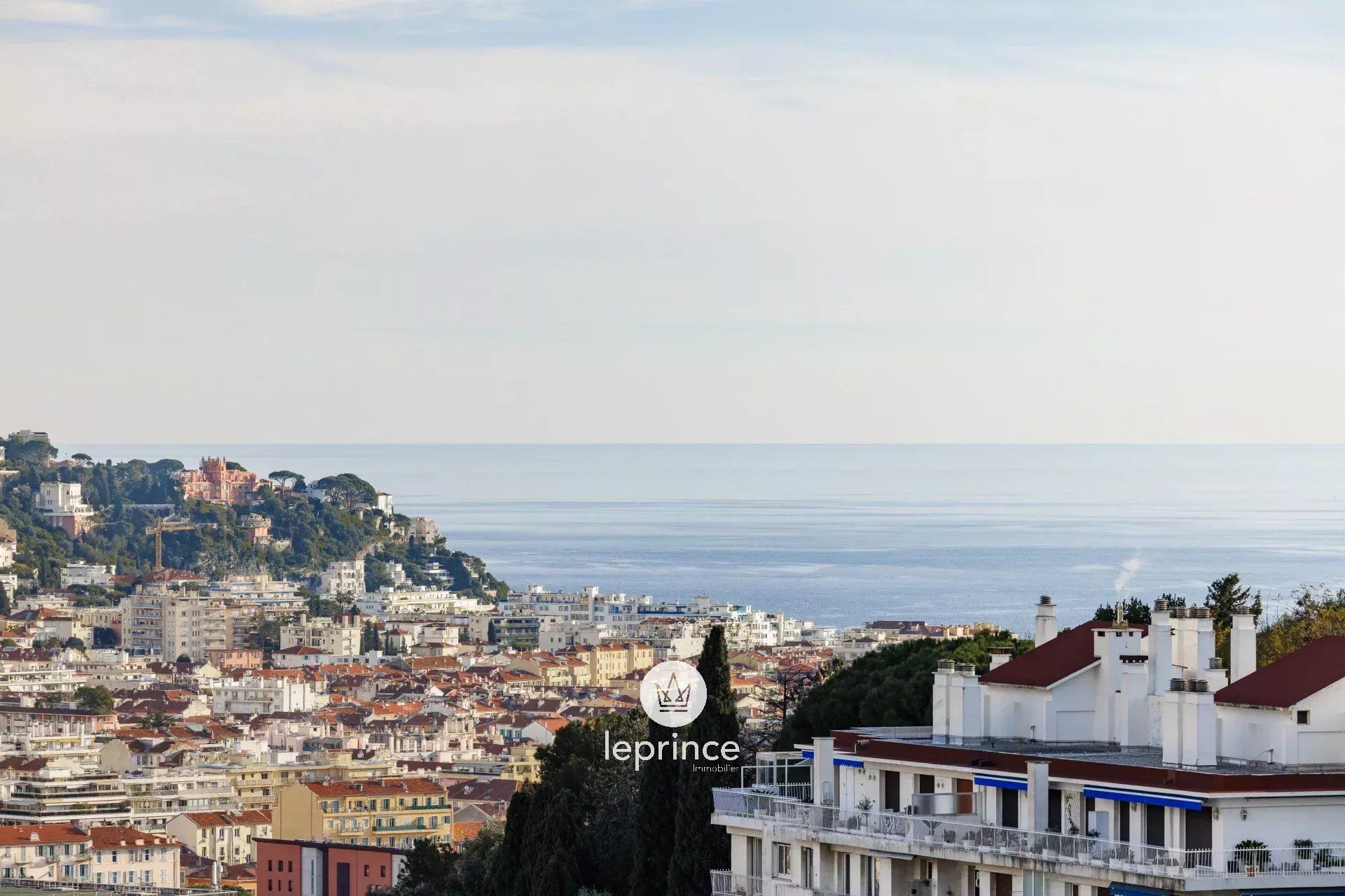 Condominium in Nice, Provence-Alpes-Cote d'Azur 12840125