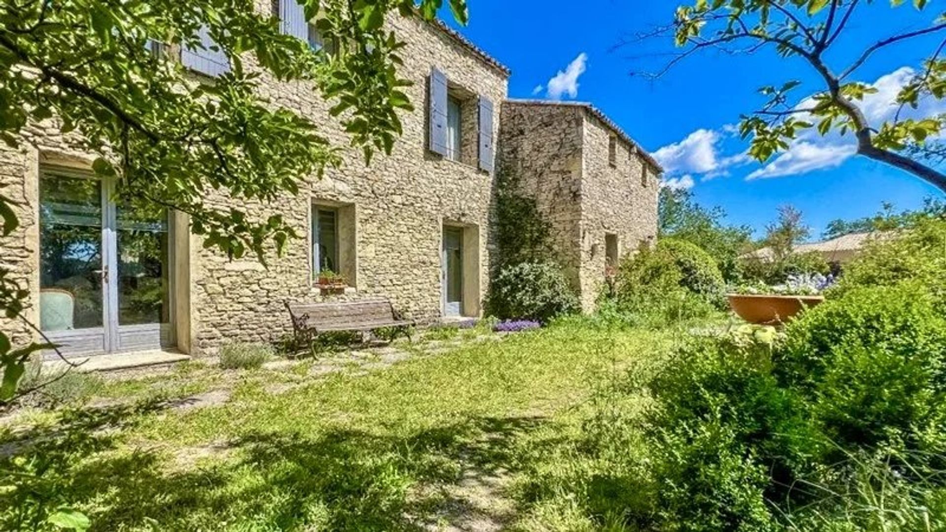 Hus i Gordes, Provence-Alpes-Cote d'Azur 12840189