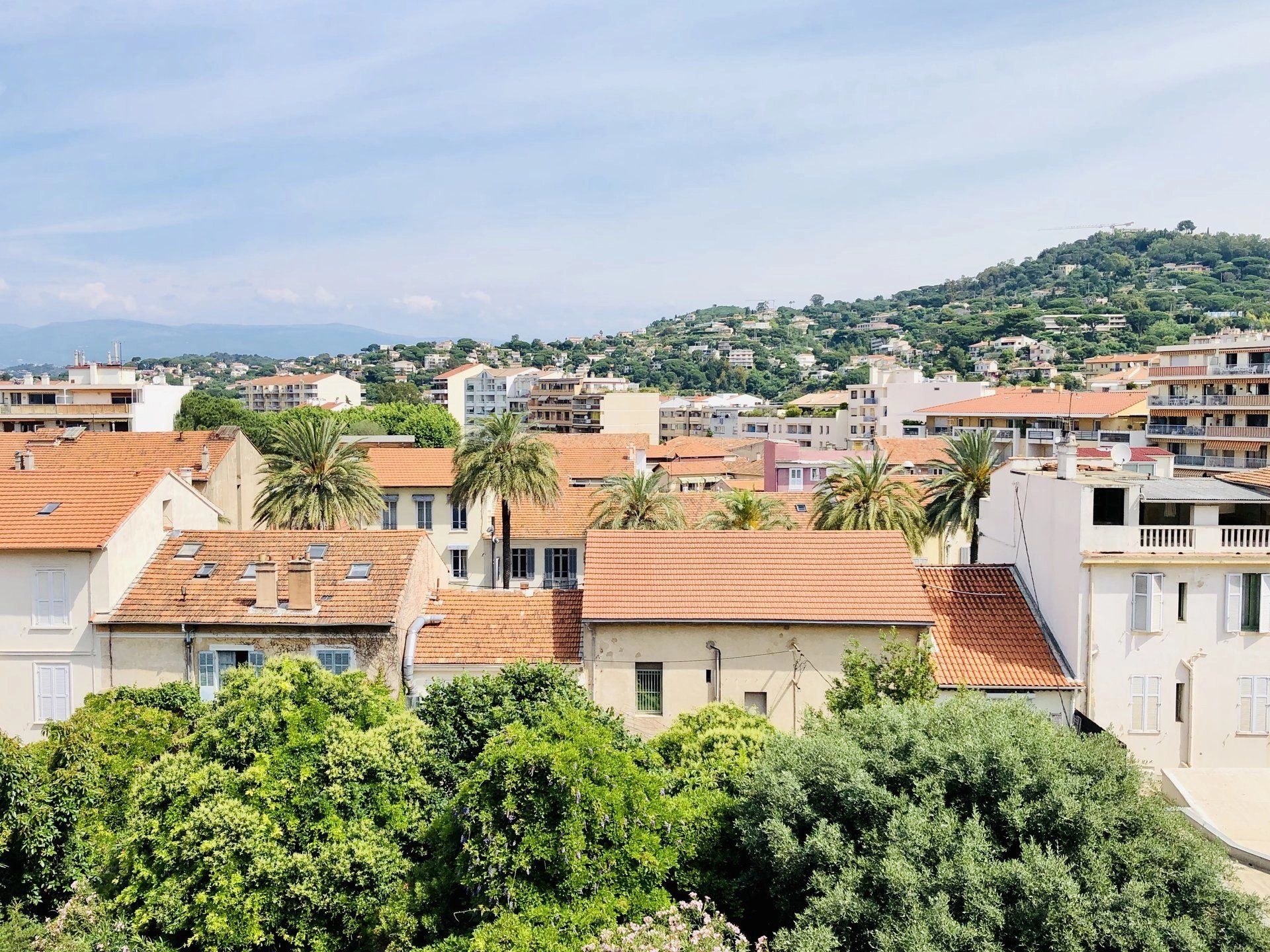 Osakehuoneisto sisään Cannes-la-Bocca, Alpes-Maritimes 12840715