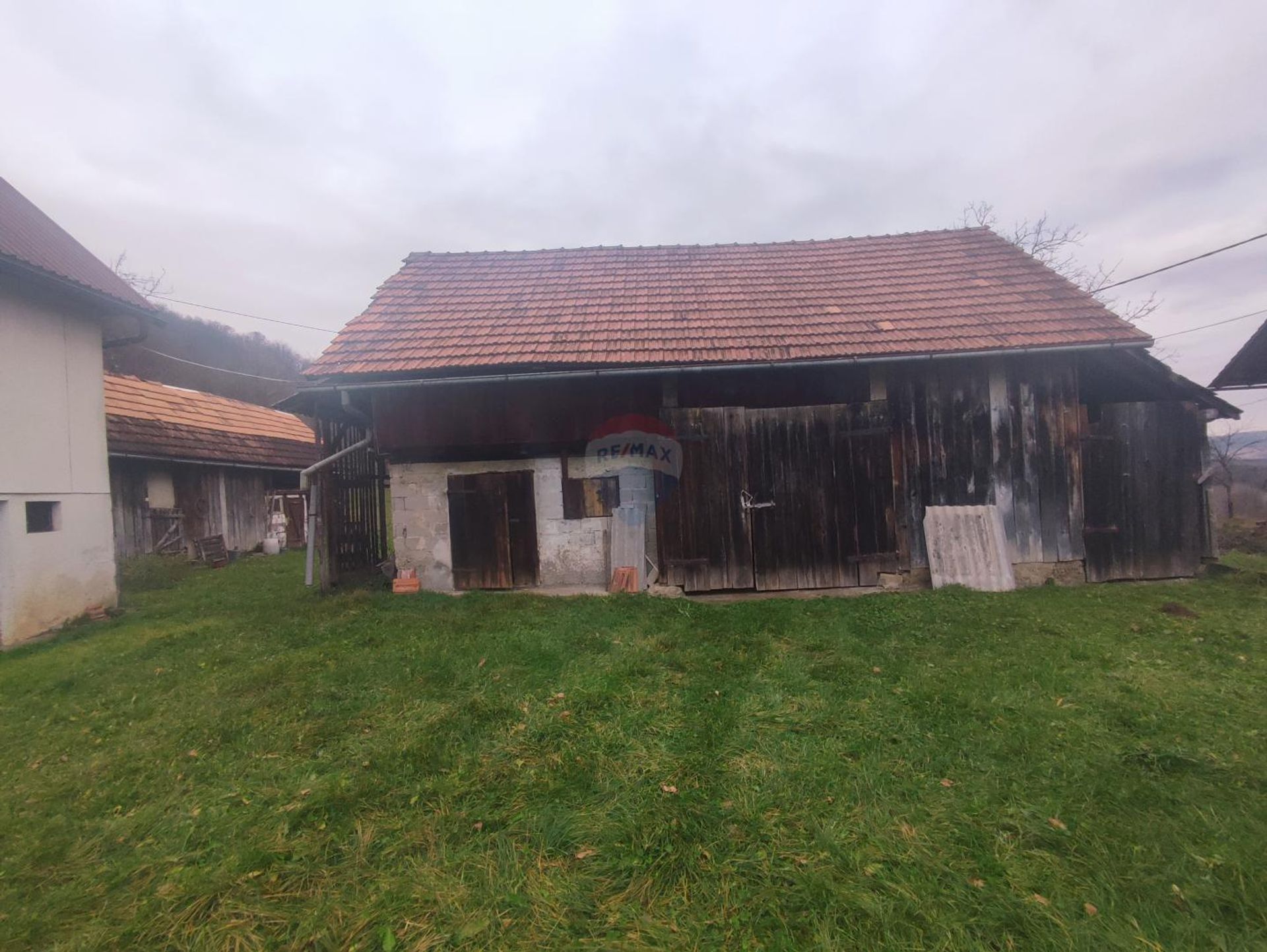 rumah dalam Ponikve, Karlovac County 12841282