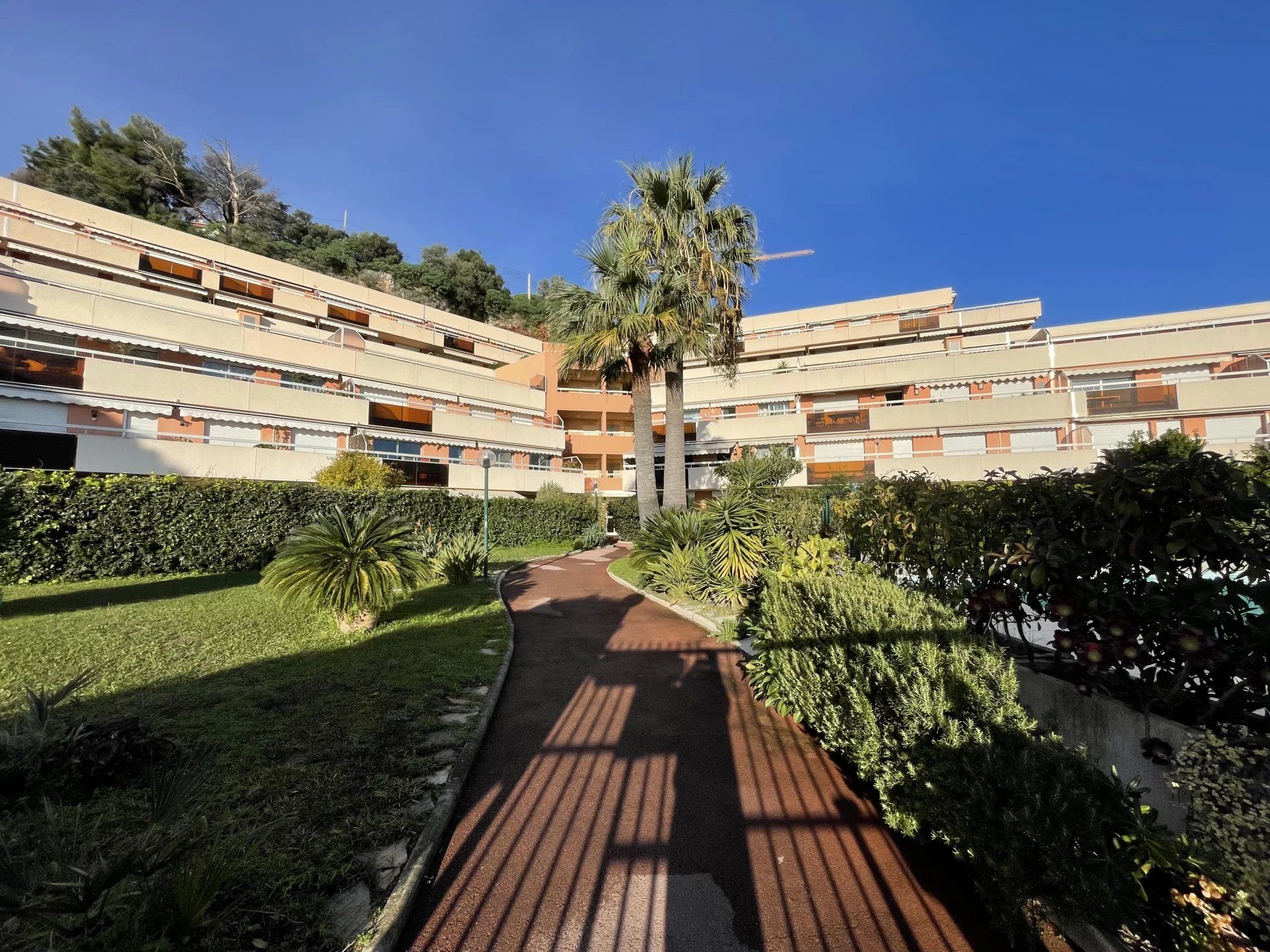 Квартира в Roquebrune-Cap-Martin, Alpes-Maritimes 12841348