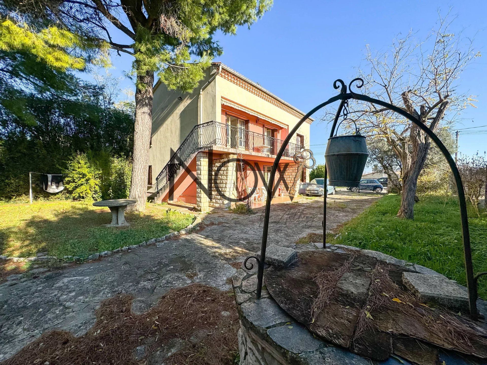 住宅 在 Saint-Saturnin-lès-Avignon, Vaucluse 12841384