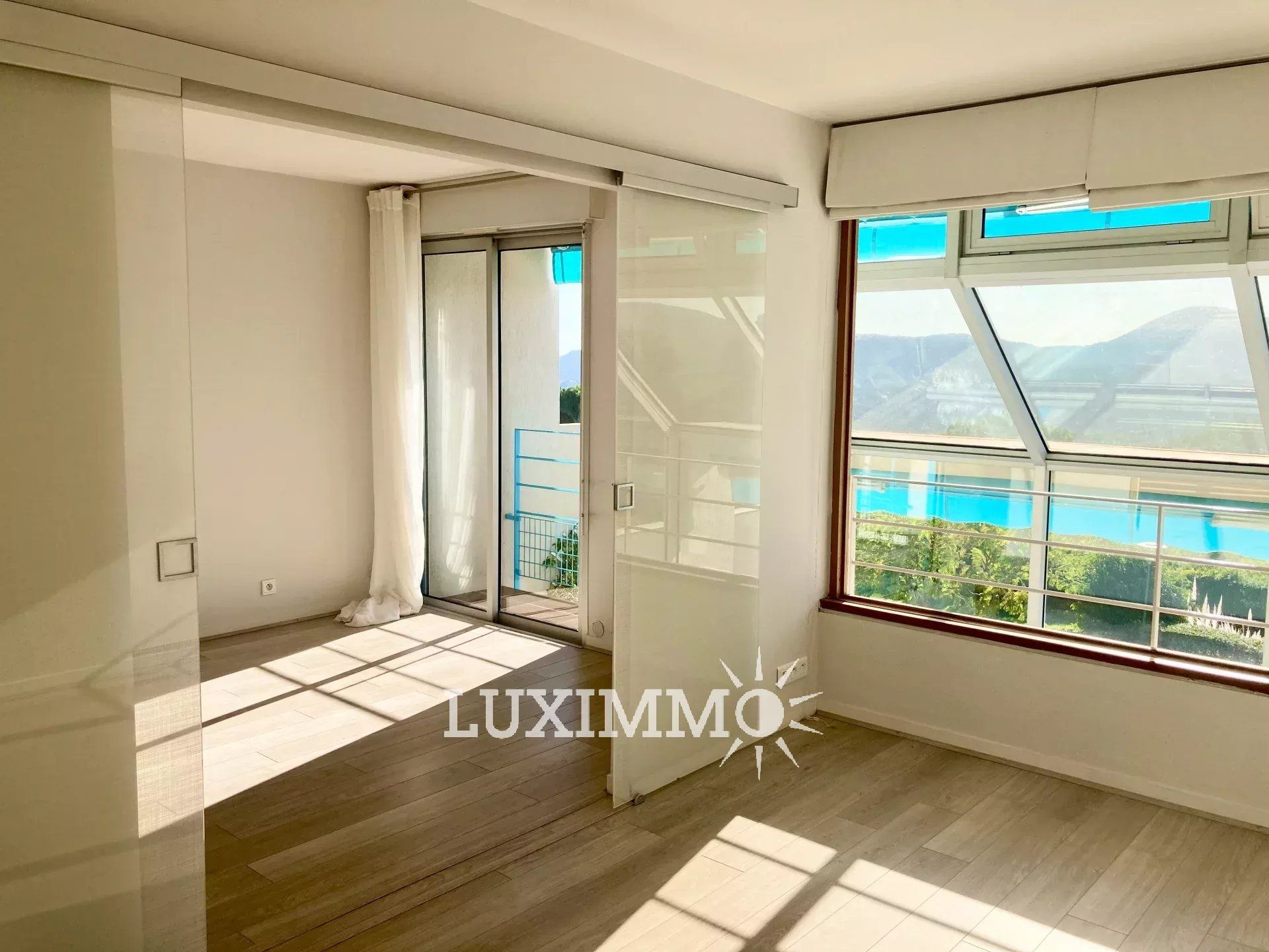 Condominio nel Mandelieu-la-Napoule, Alpes-Maritimes 12841407