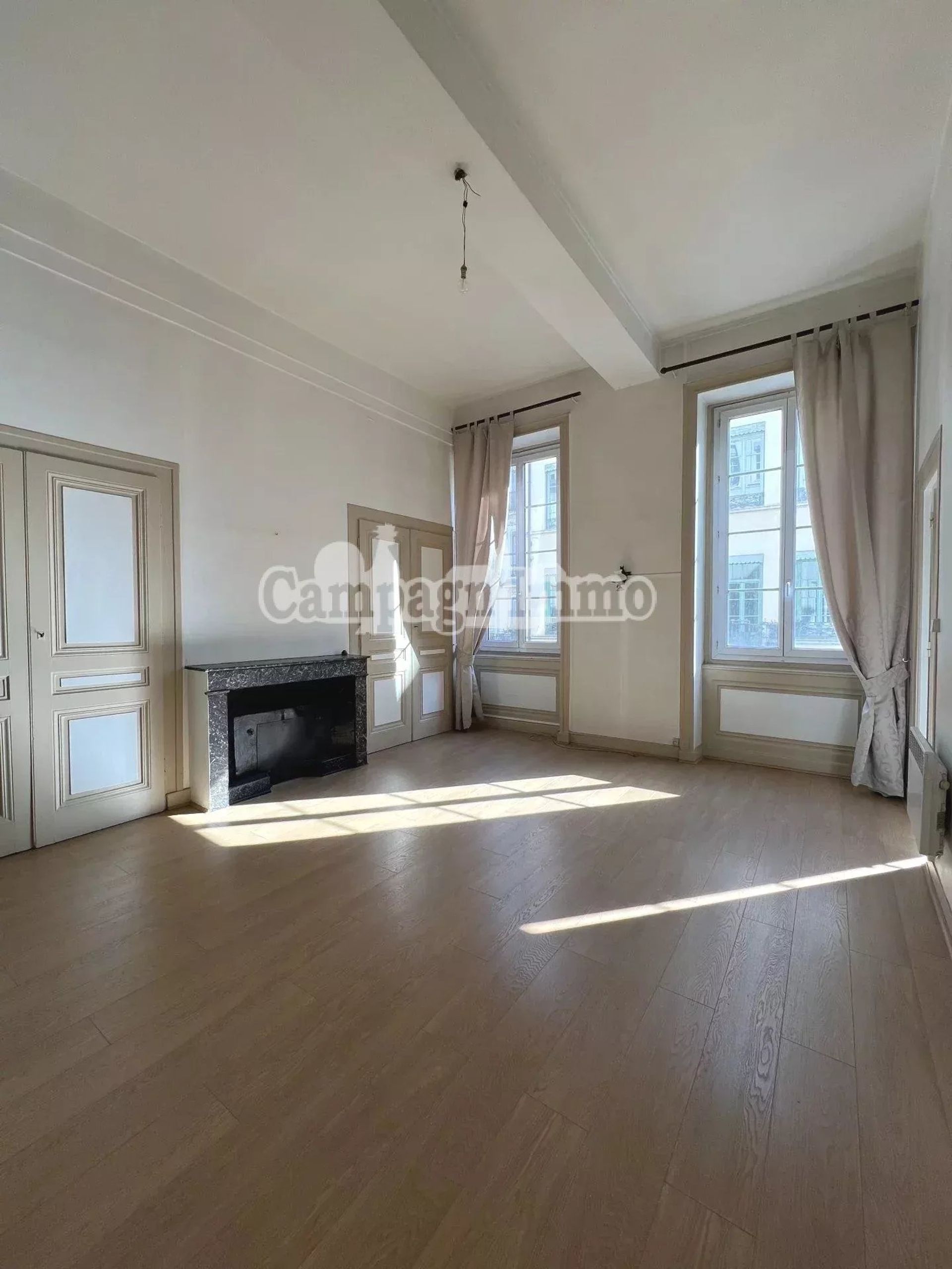 Condominium in Lyon, Auvergne-Rhone-Alpes 12841409