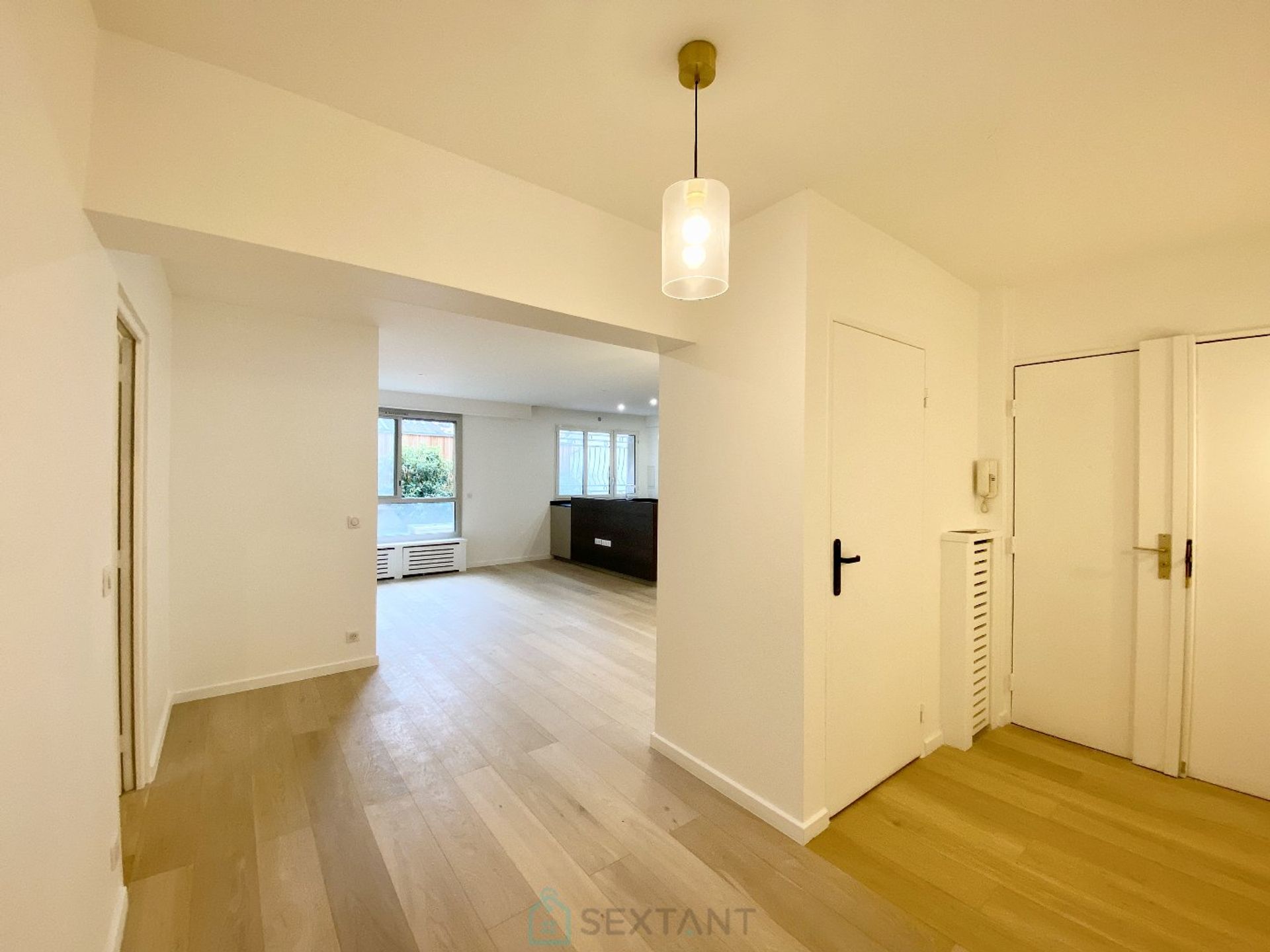 Osakehuoneisto sisään Neuilly-sur-Seine, Ile-de-France 12841530