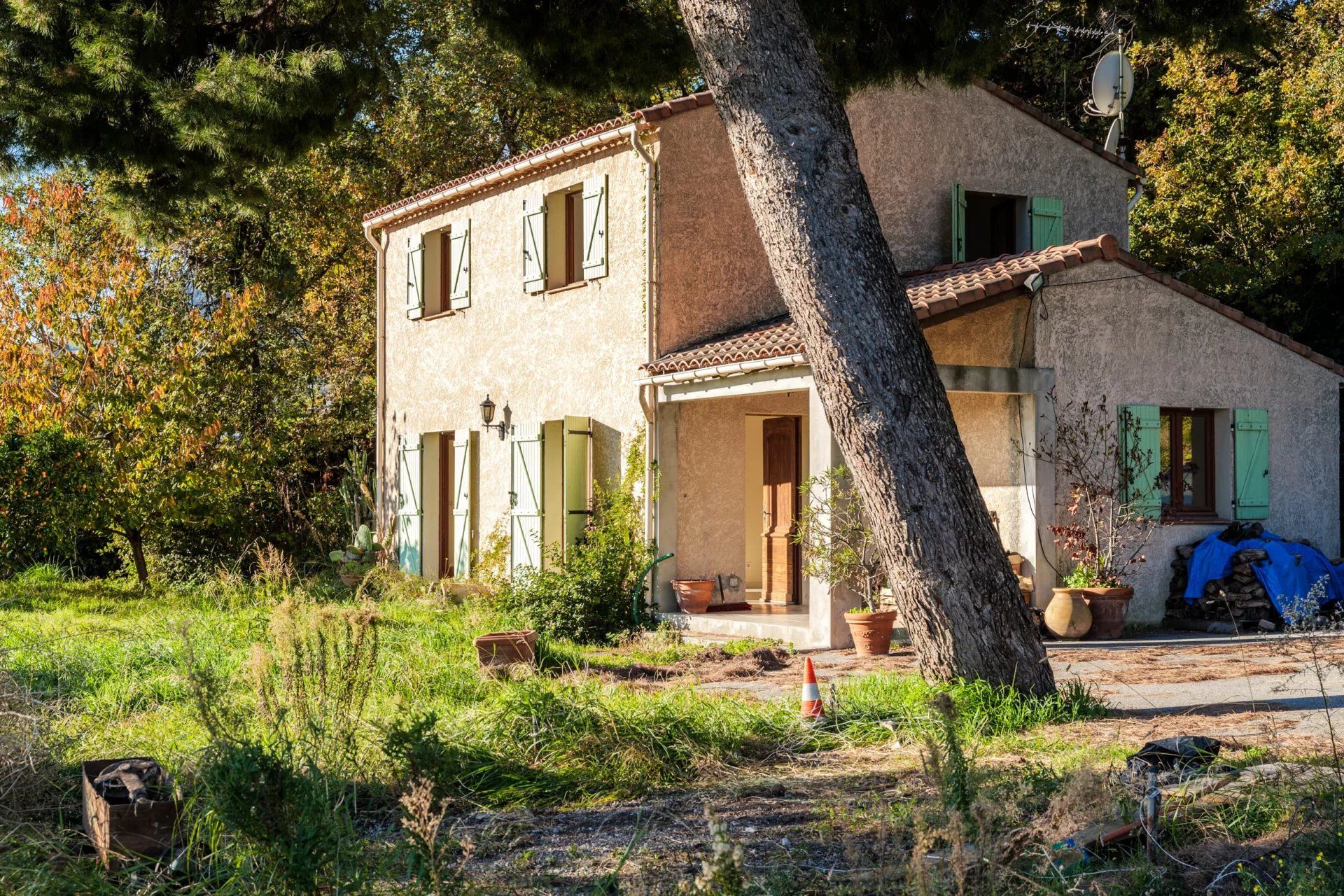 집 에 Carros, Provence-Alpes-Cote d'Azur 12841740