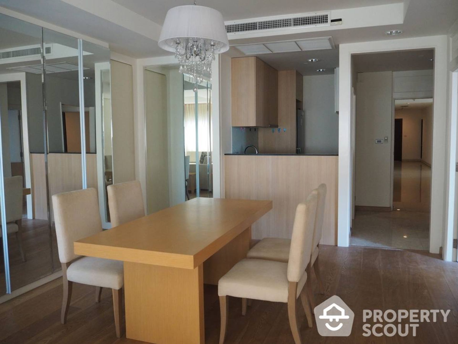 Condominium dans Bang Rak, Krung Thep Maha Nakhon 12842482