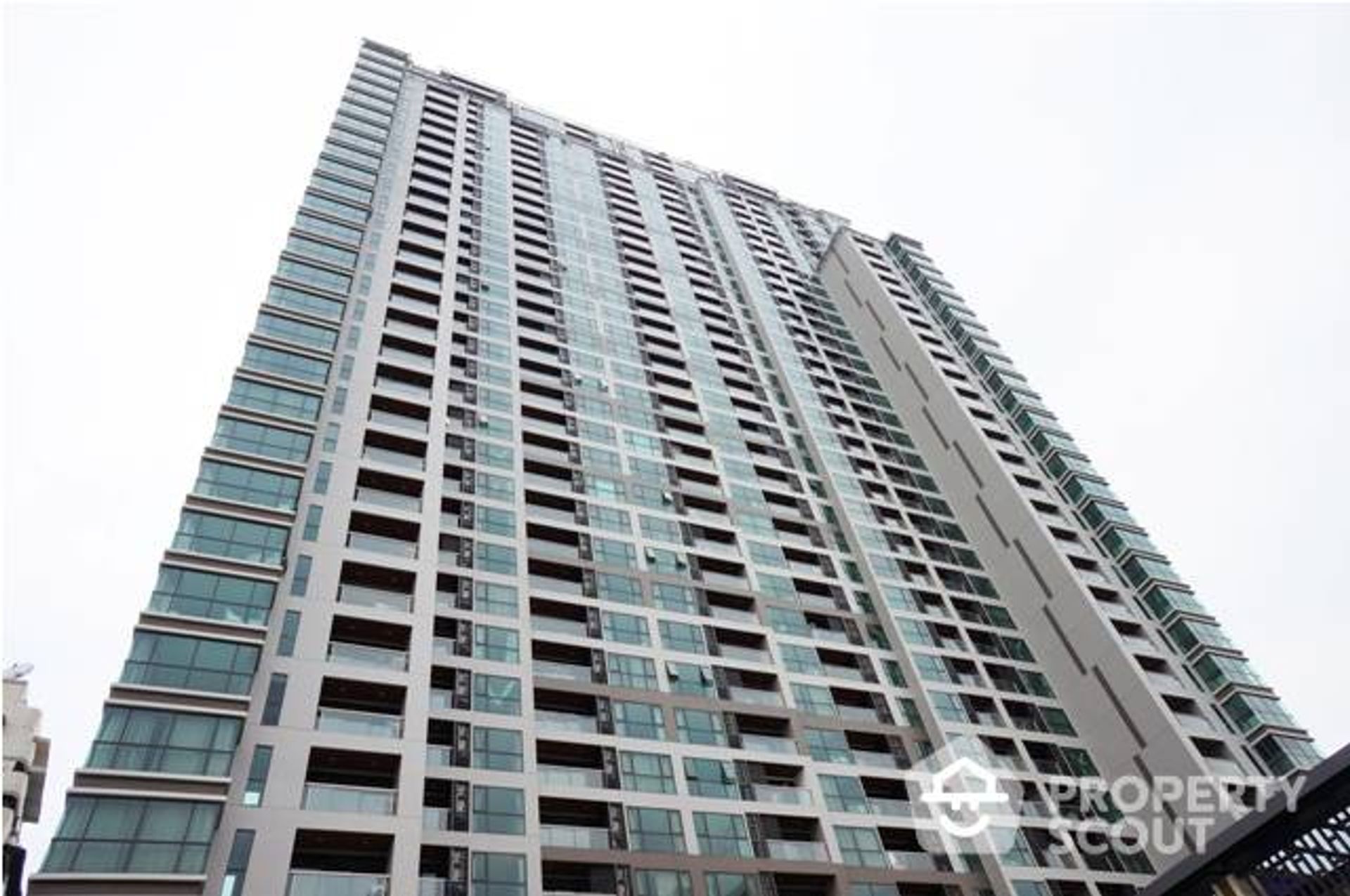 Condominium dans Bang Rak, Krung Thep Maha Nakhon 12842531