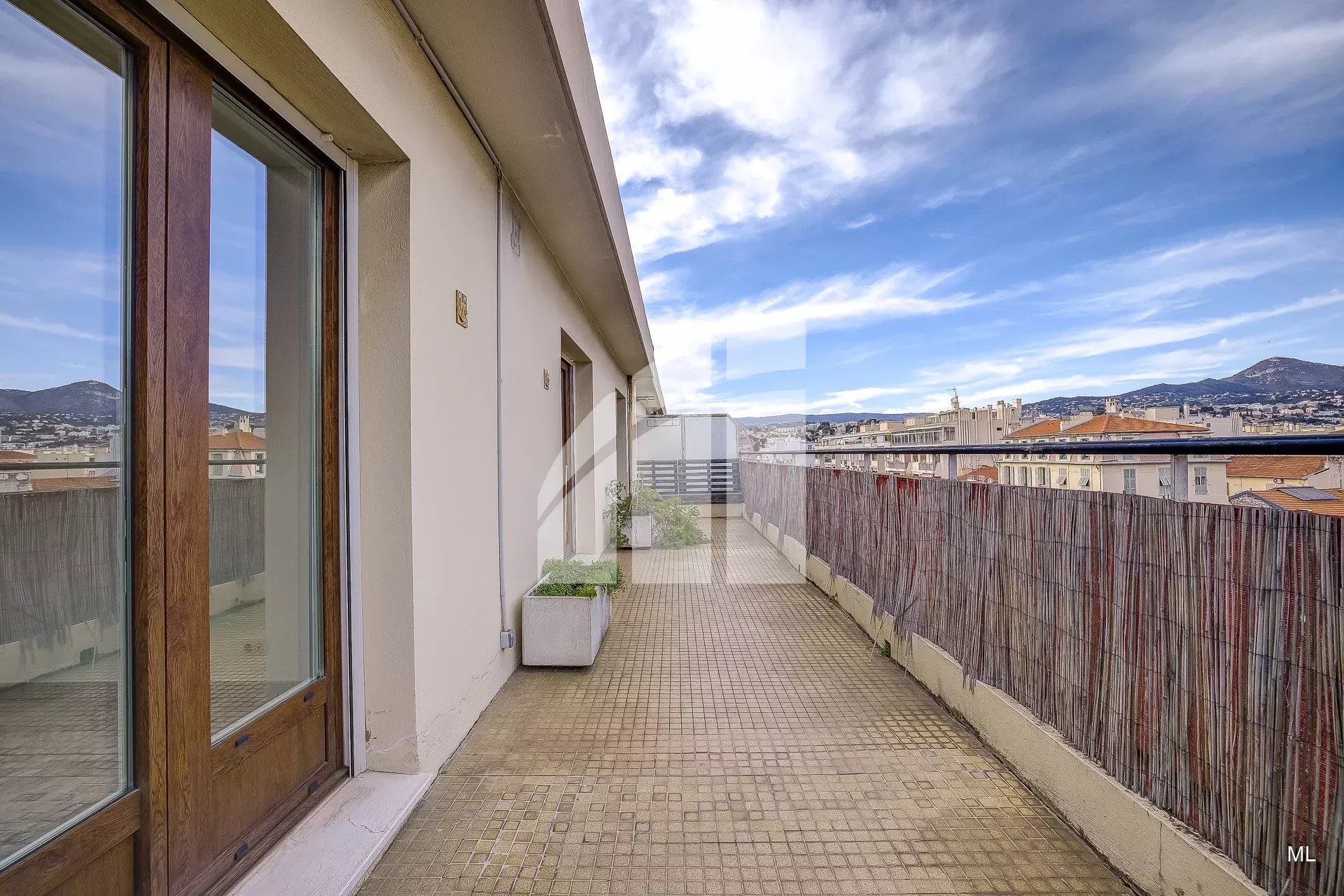 Condominium in Nice, Provence-Alpes-Cote d'Azur 12842551