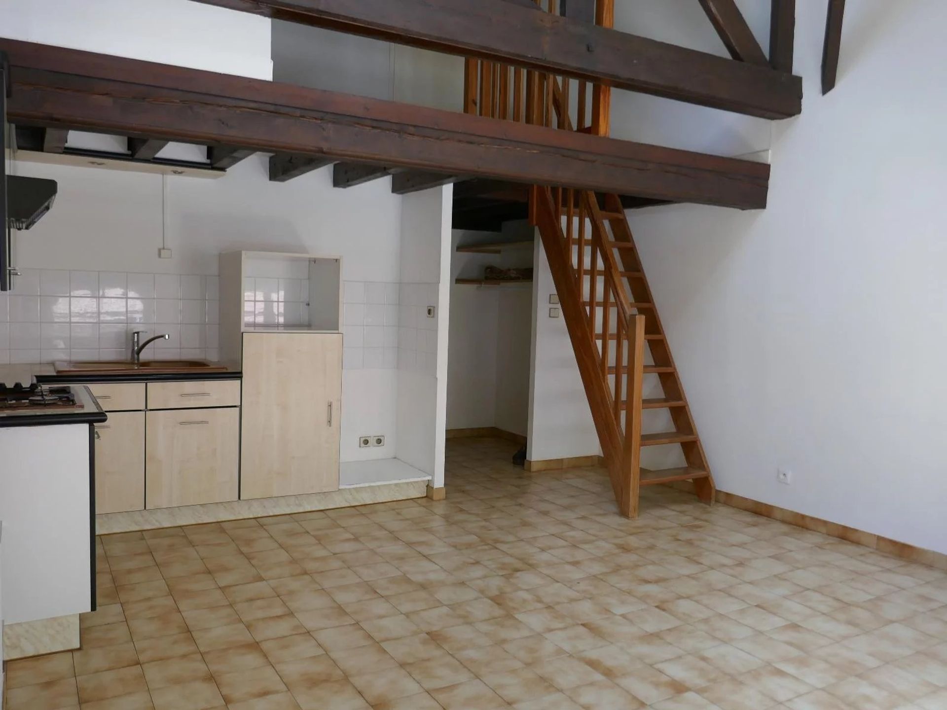 Condominium in Nantua, Auvergne-Rhone-Alpes 12842559