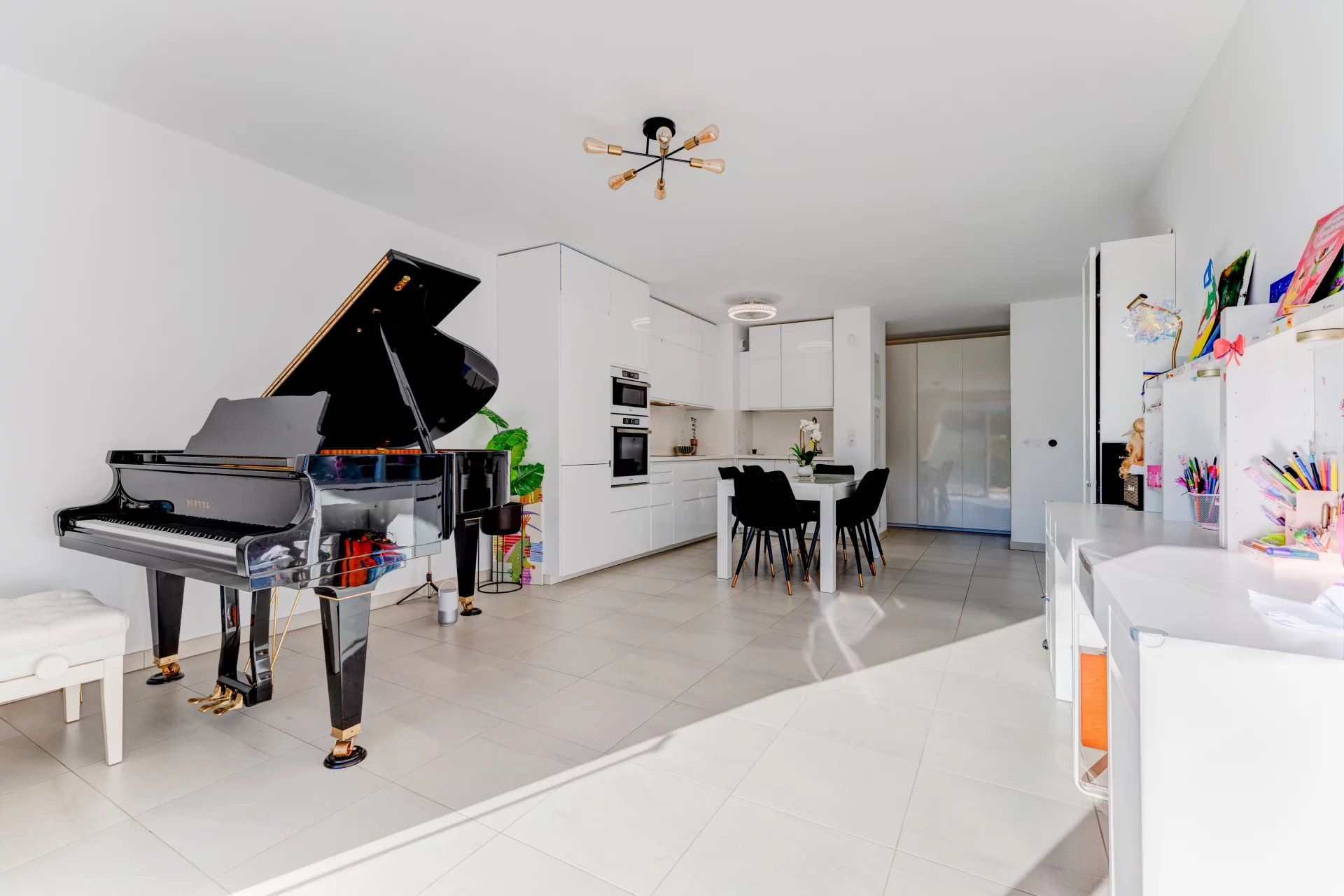 Condominium in Nice, Alpes-Maritimes 12842577