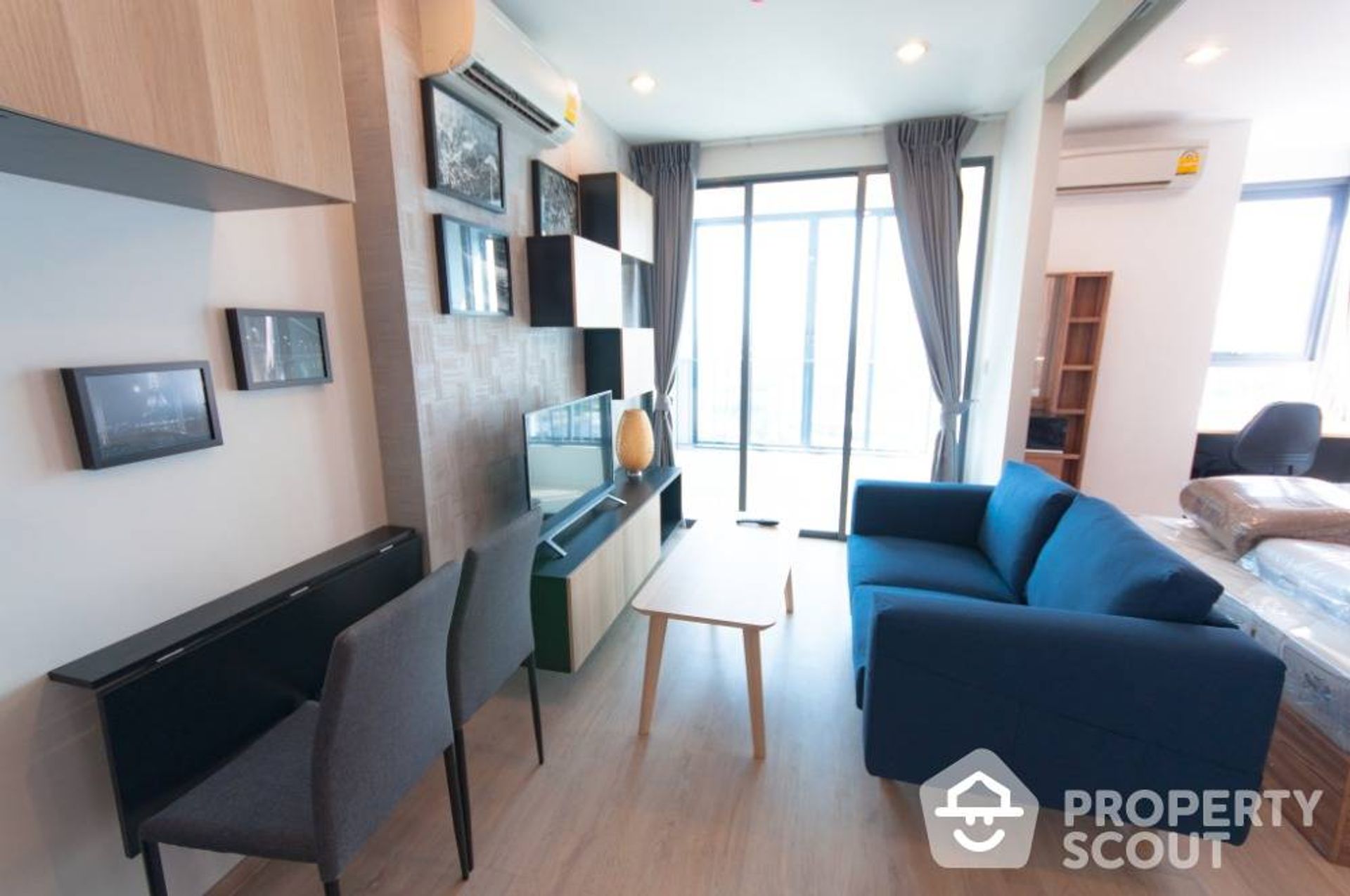 Condominium in Bang Rak, Krung Thep Maha Nakhon 12843161