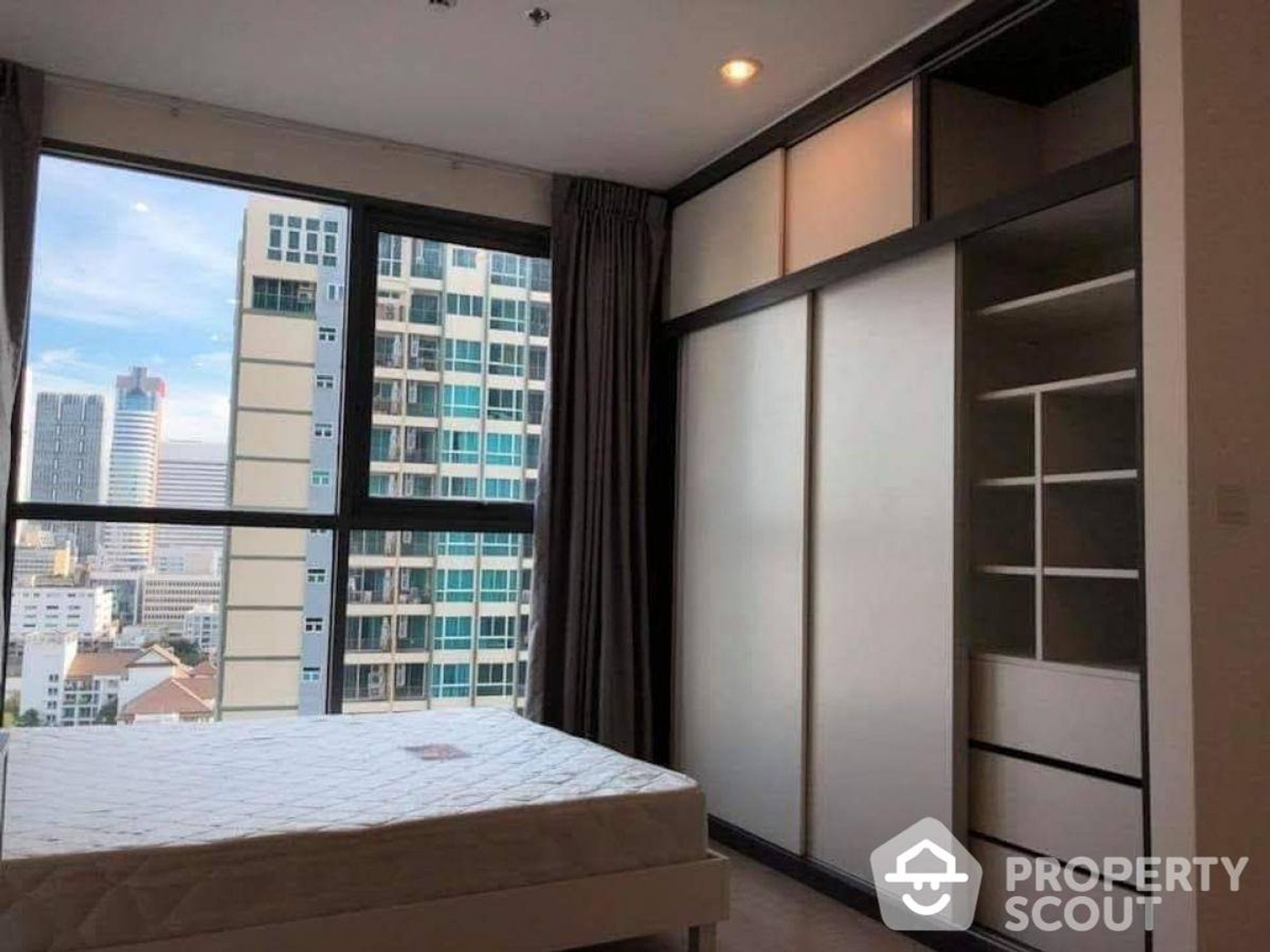 Condominium dans Bang Rak, Krung Thep Maha Nakhon 12843163