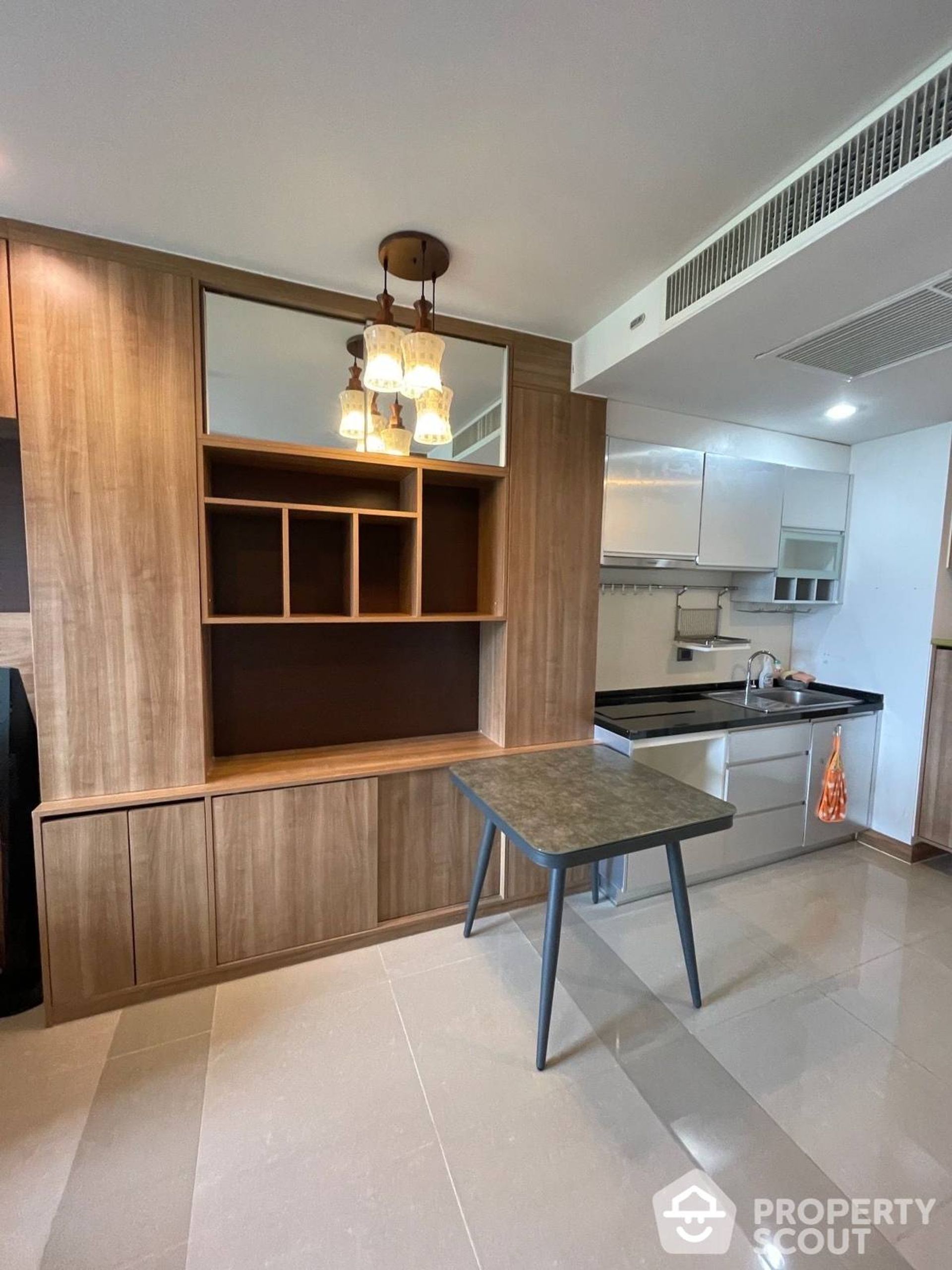 Condominio en Huai Khwang, Krung Thep Maha Nakhon 12843171