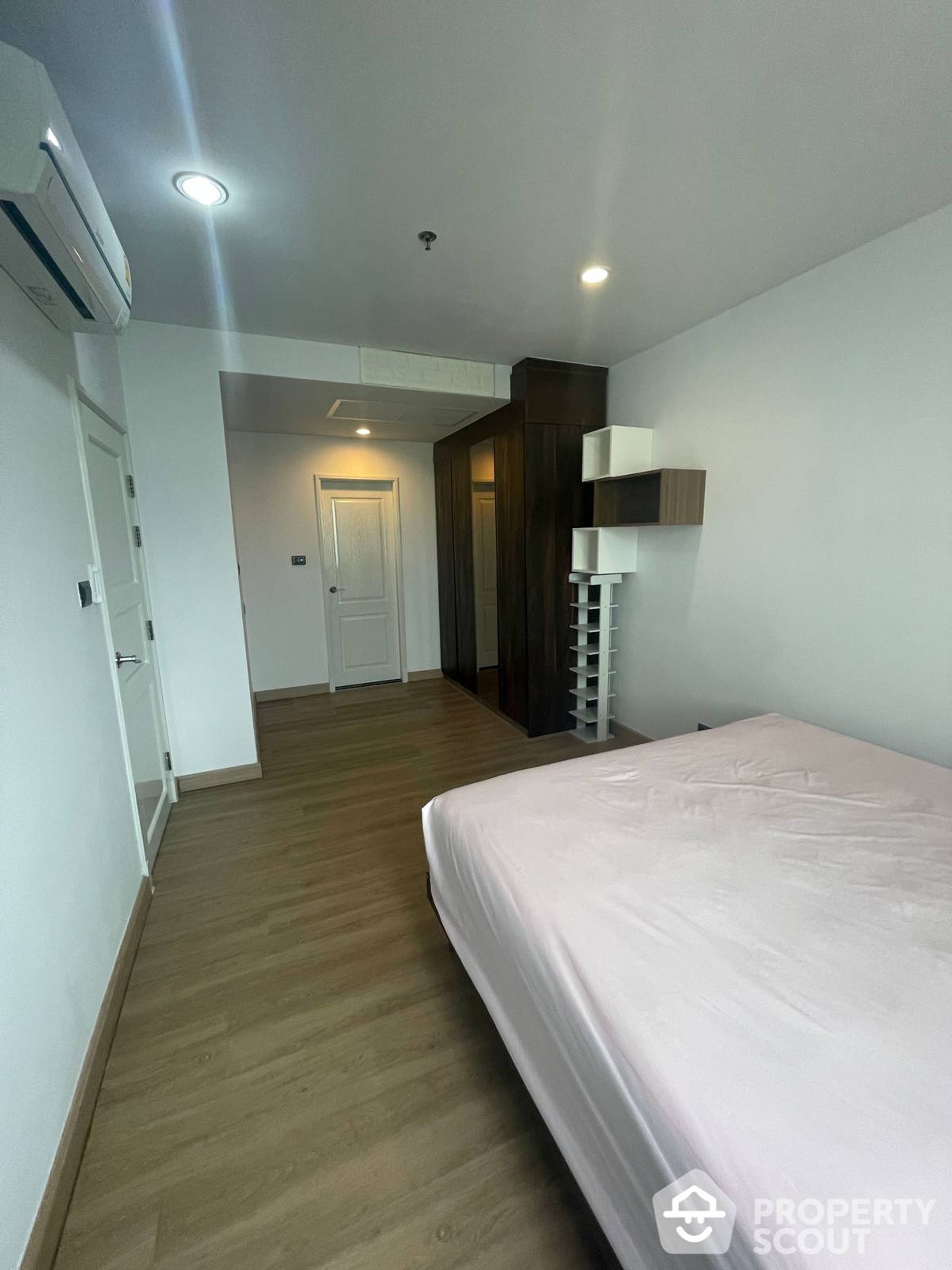 Condominio en Huai Khwang, Krung Thep Maha Nakhon 12843171