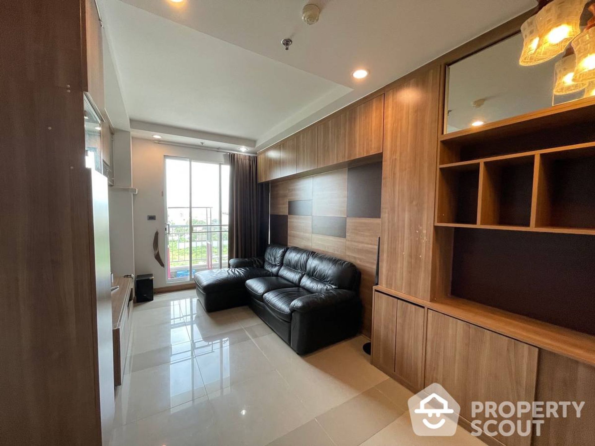 Condominio en Huai Khwang, Krung Thep Maha Nakhon 12843171