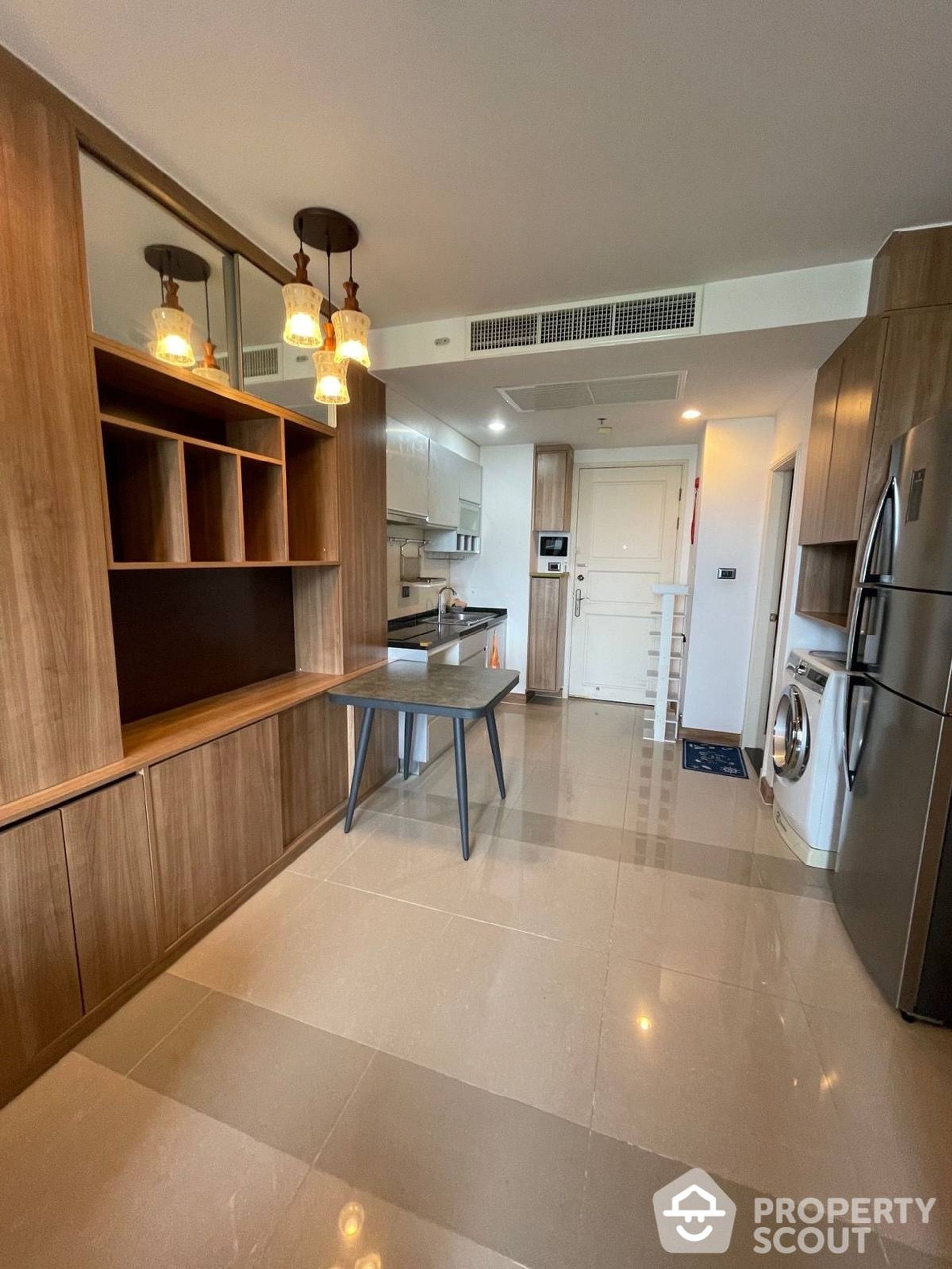 Condominio en Huai Khwang, Krung Thep Maha Nakhon 12843171