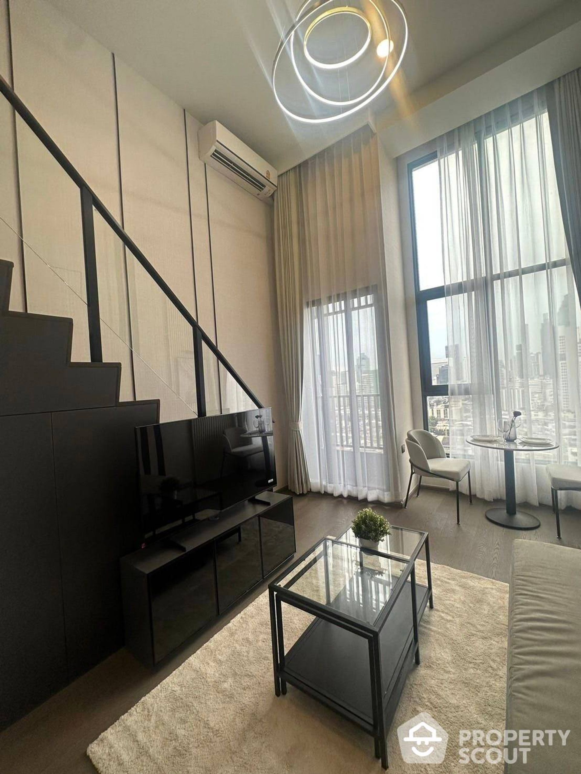 Condominium in Pathum Wan, Krung Thep Maha Nakhon 12843176