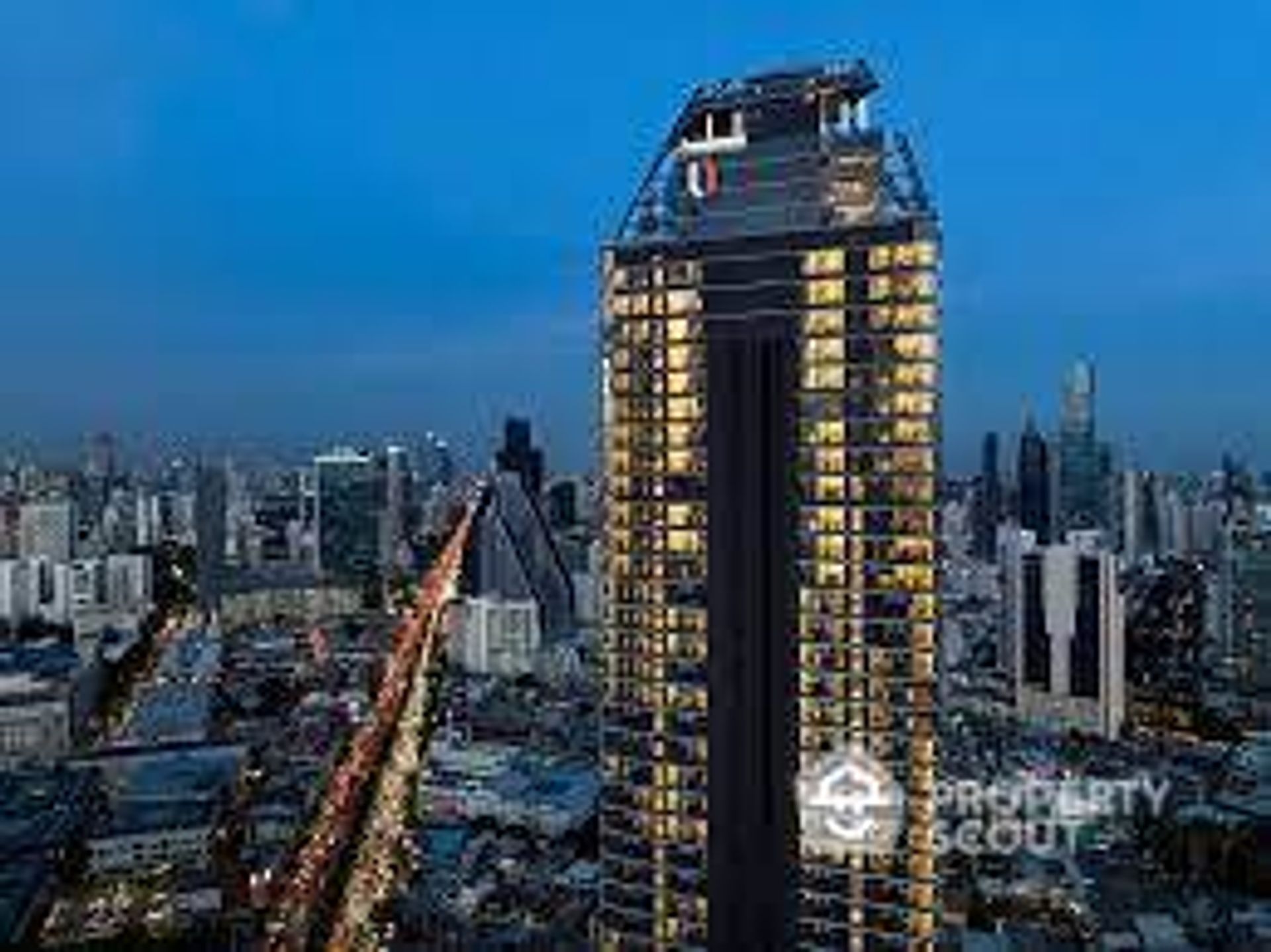 Condominium in Pathum Wan, Krung Thep Maha Nakhon 12843178