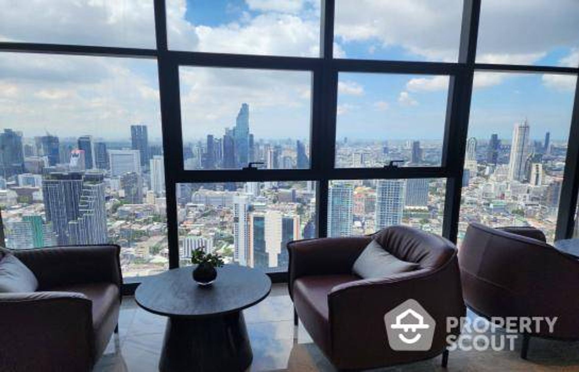 Condominium in Pathum Wan, Krung Thep Maha Nakhon 12843178