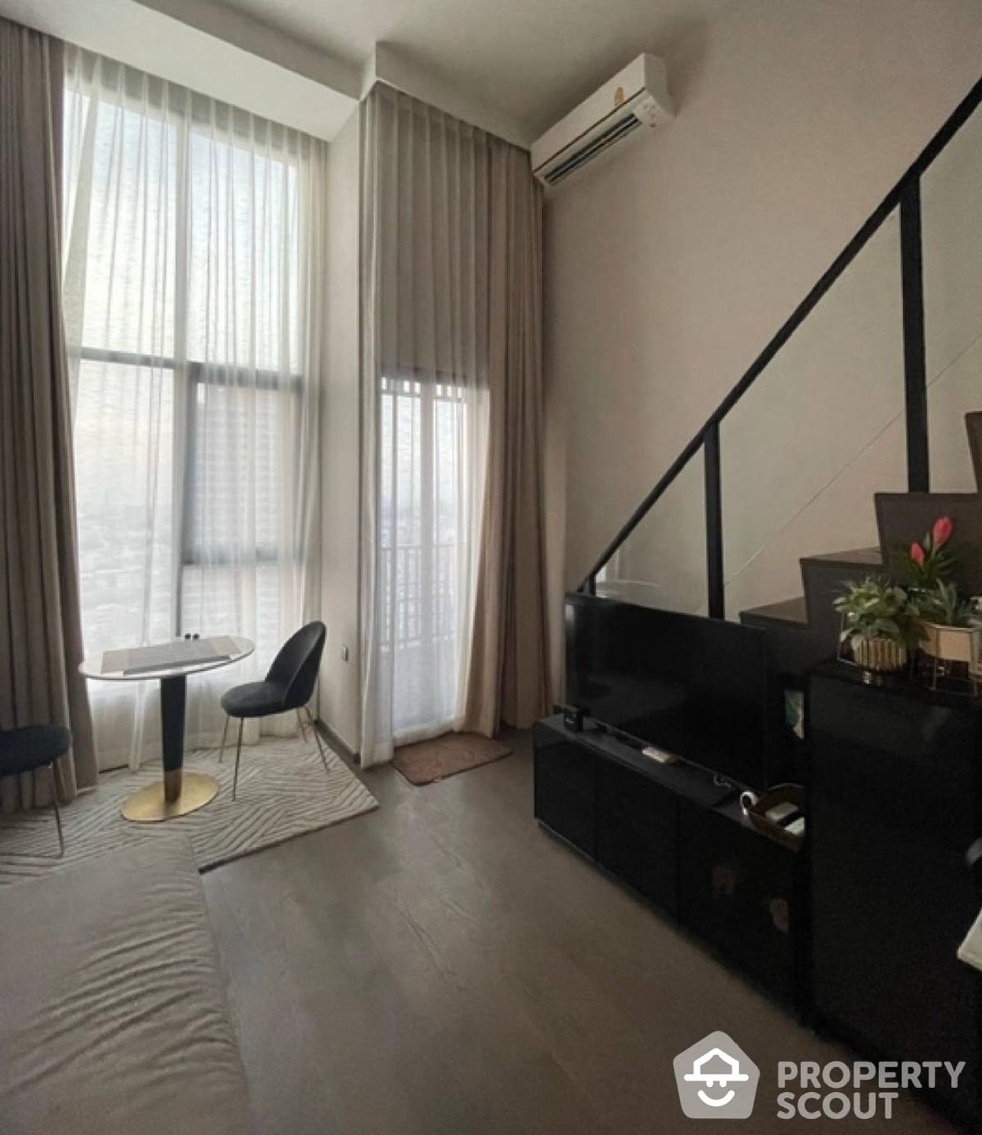 Condominium in Pathum Wan, Krung Thep Maha Nakhon 12843179