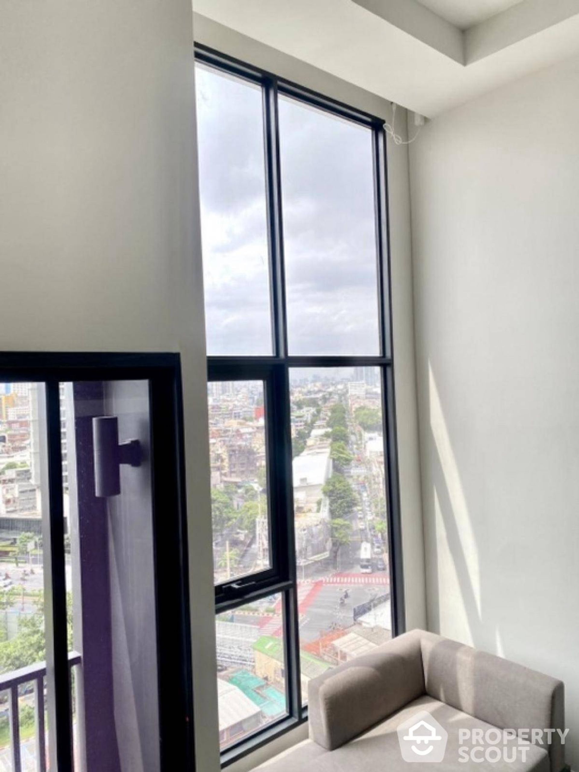 Condominium in Pathum Wan, Krung Thep Maha Nakhon 12843184