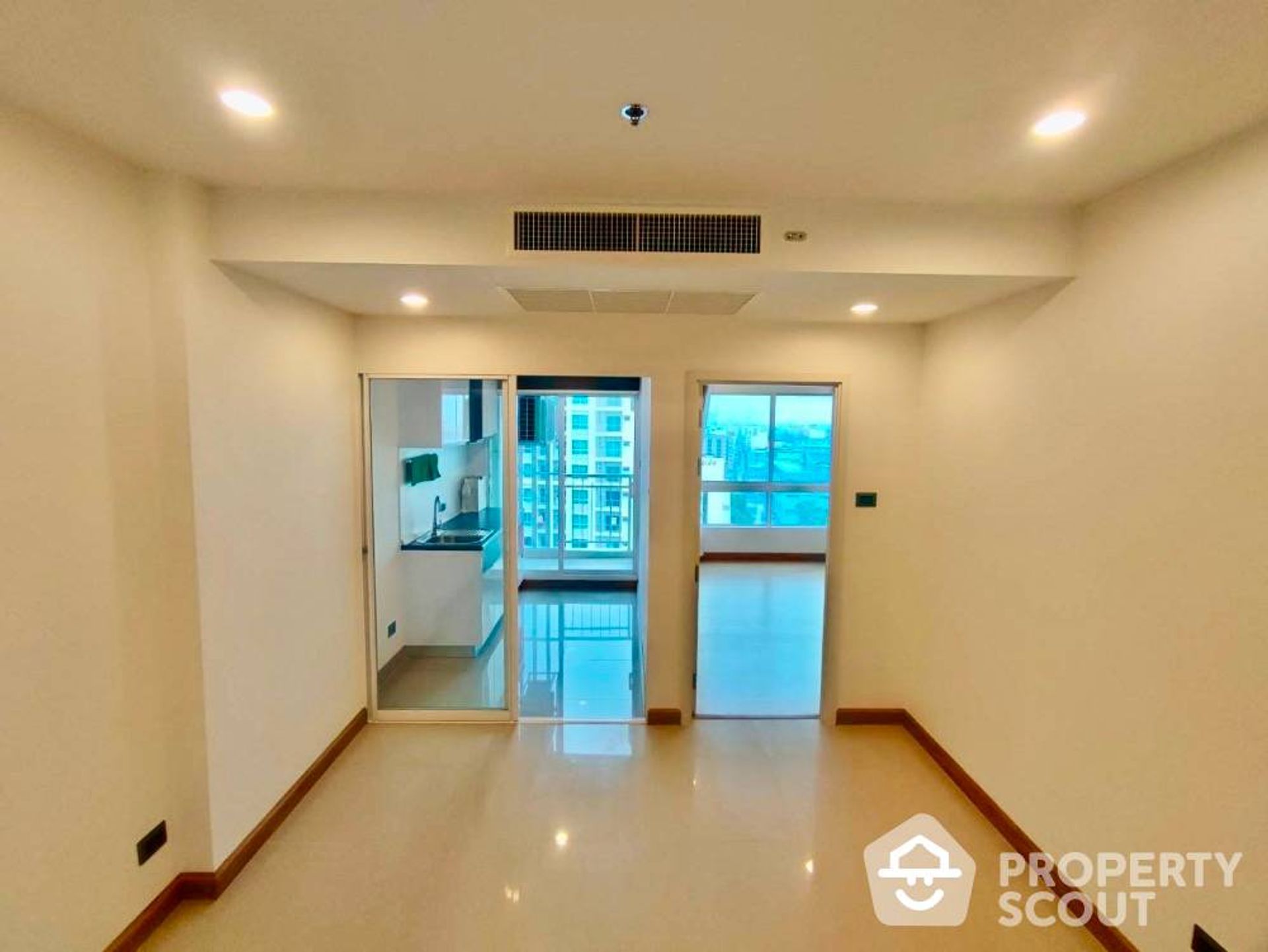 Condominio en Huai Khwang, Krung Thep Maha Nakhon 12843190