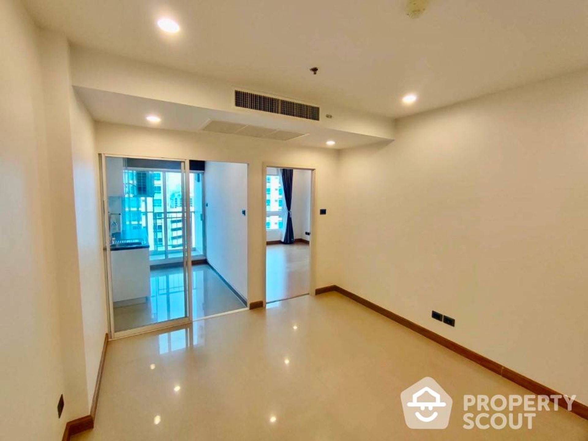 Condominio en Huai Khwang, Krung Thep Maha Nakhon 12843190