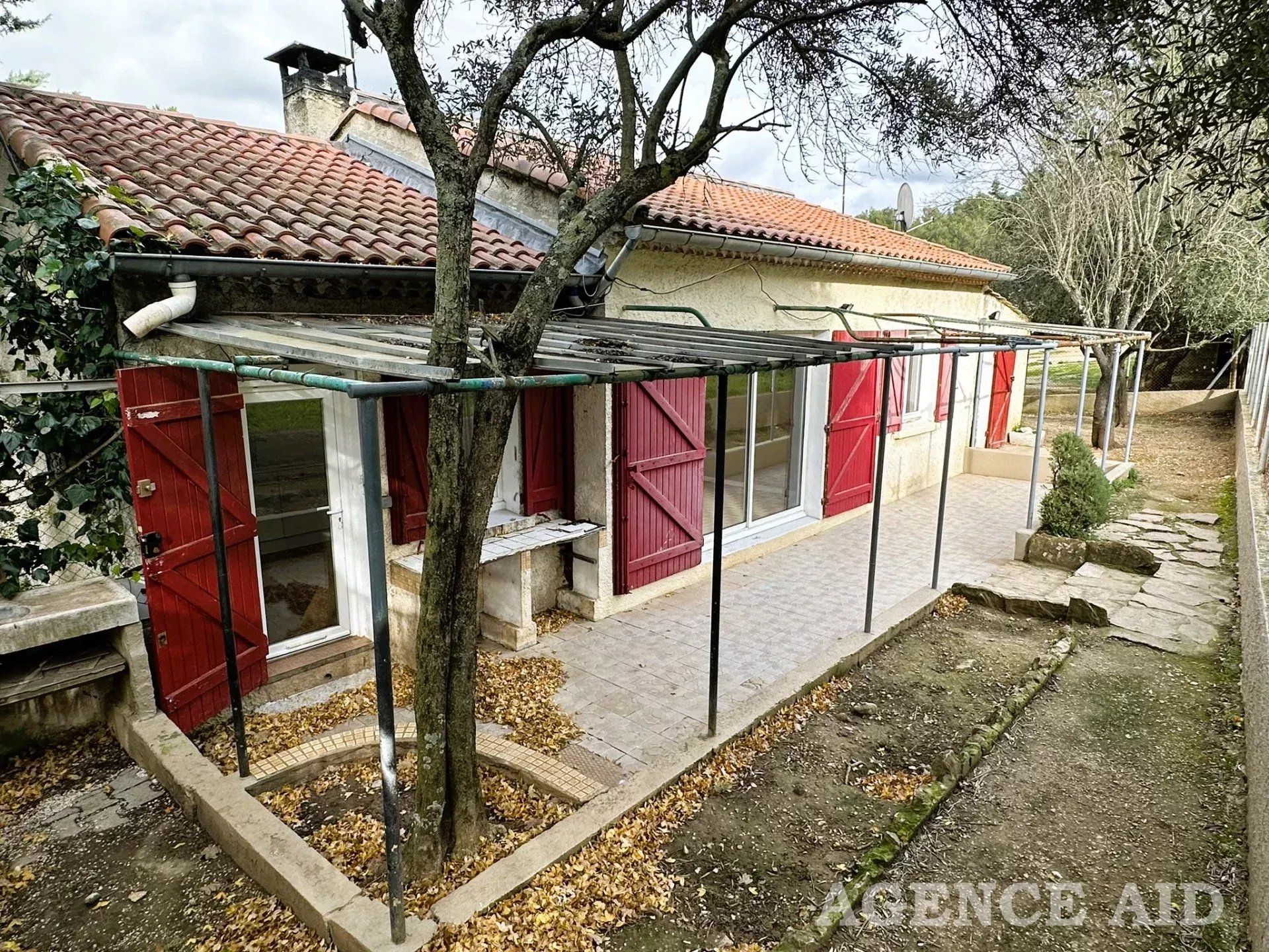 Haus im Cuges-les-Pins, Provence-Alpes-Côte d'Azur 12843409