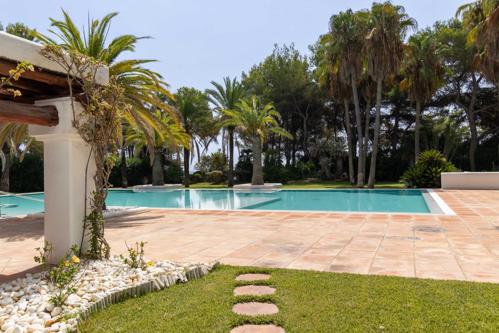 rumah dalam Santa Eulària des Riu, Balearic Islands 12843479