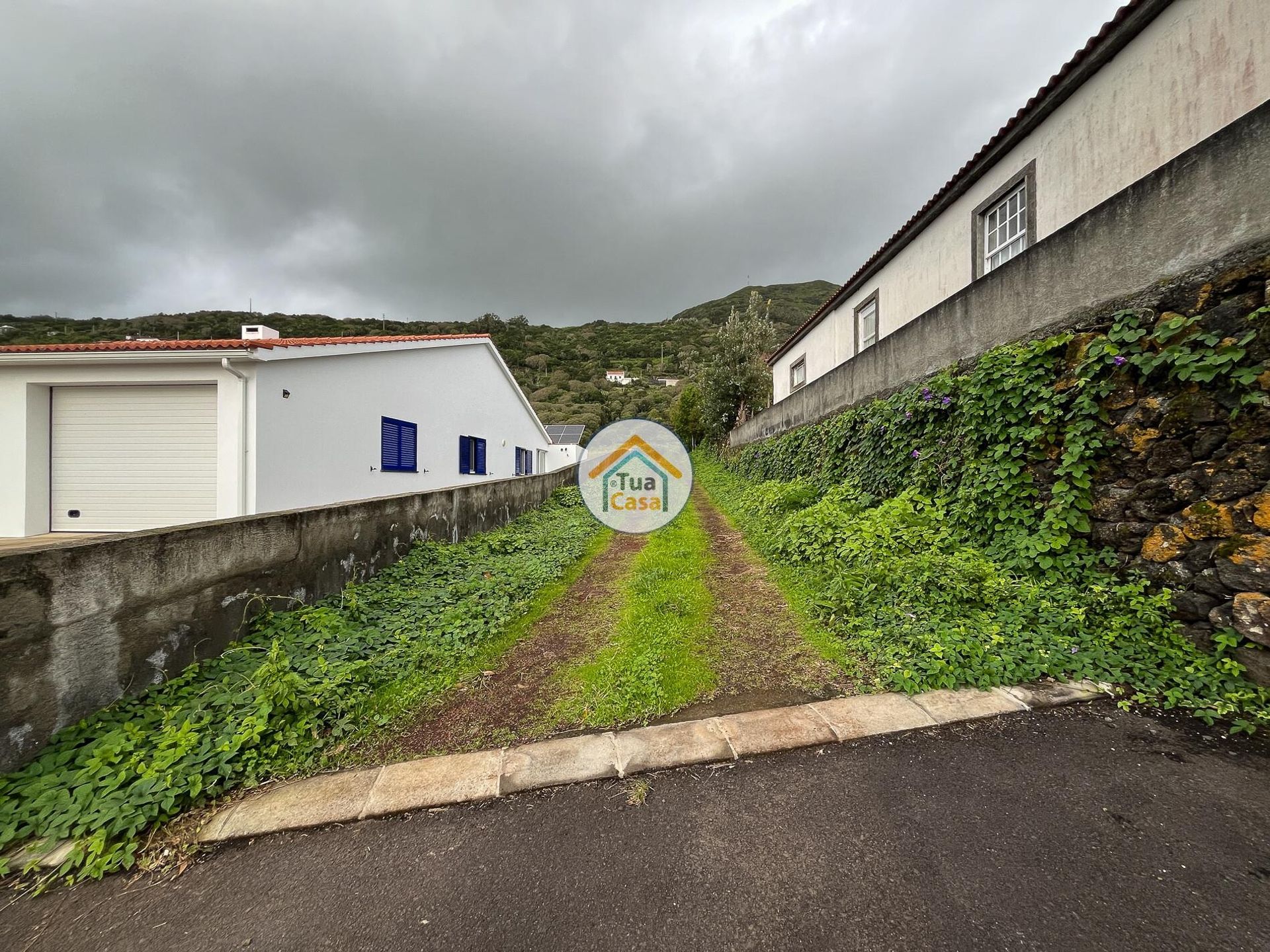 土地 在 Santo Amaro, Azores 12843586