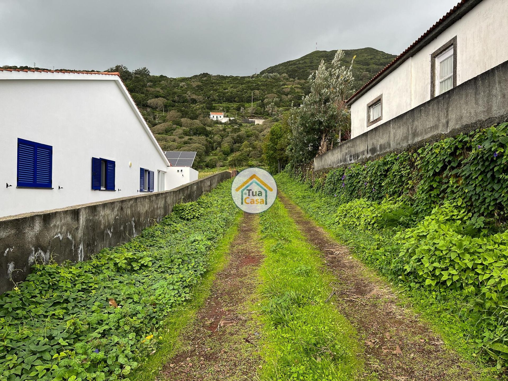 土地 在 Santo Amaro, Azores 12843586