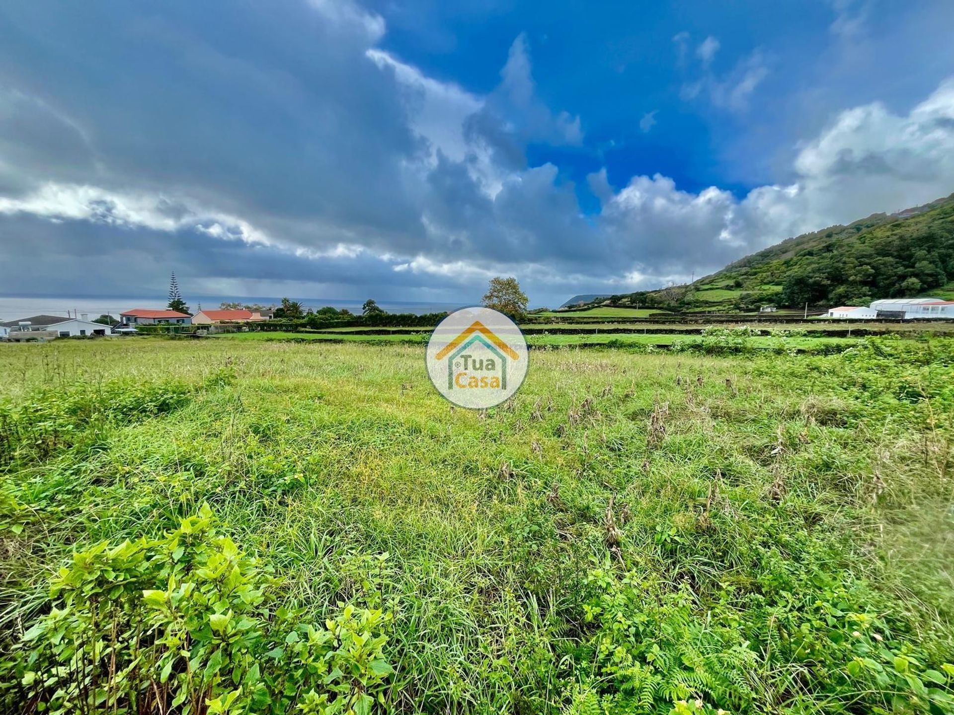 土地 在 Santo Amaro, Azores 12843586