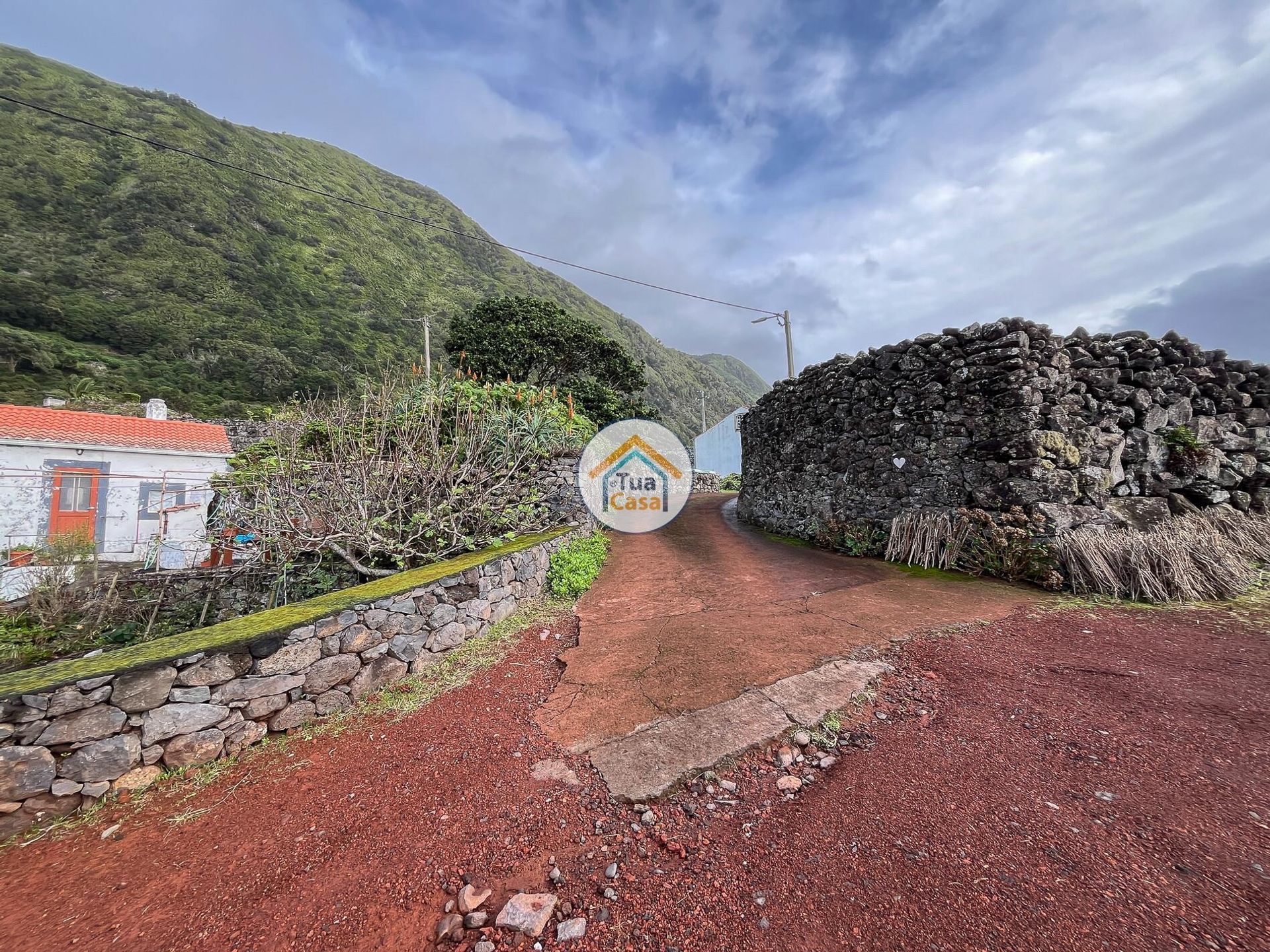 भूमि में , Azores 12843588