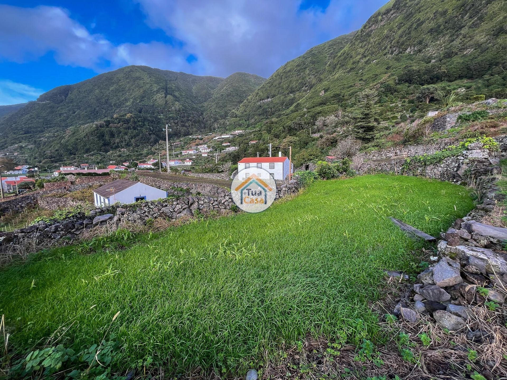 भूमि में , Azores 12843588