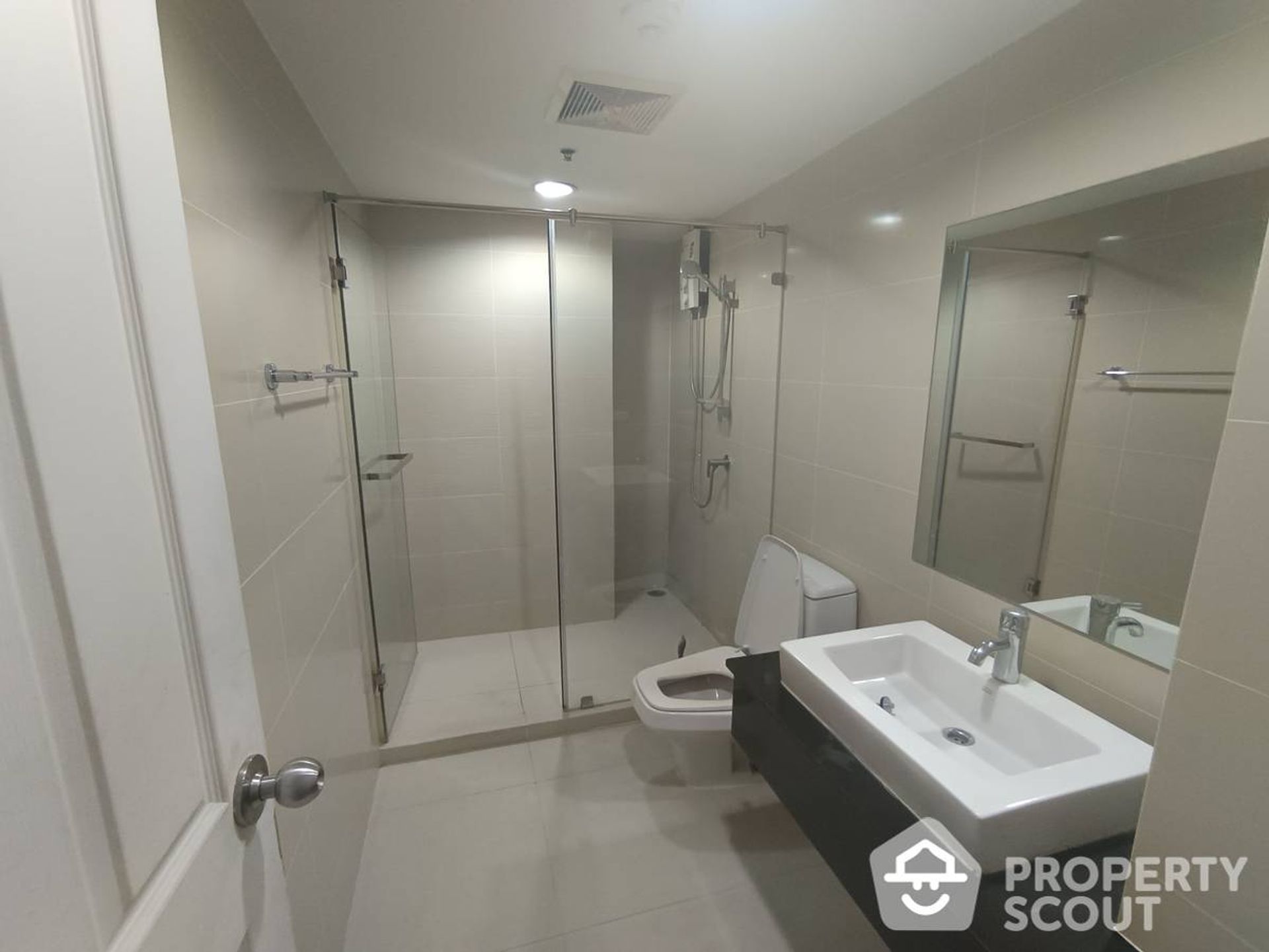 Condominium in Ban Na Song, Krung Thep Maha Nakhon 12843795