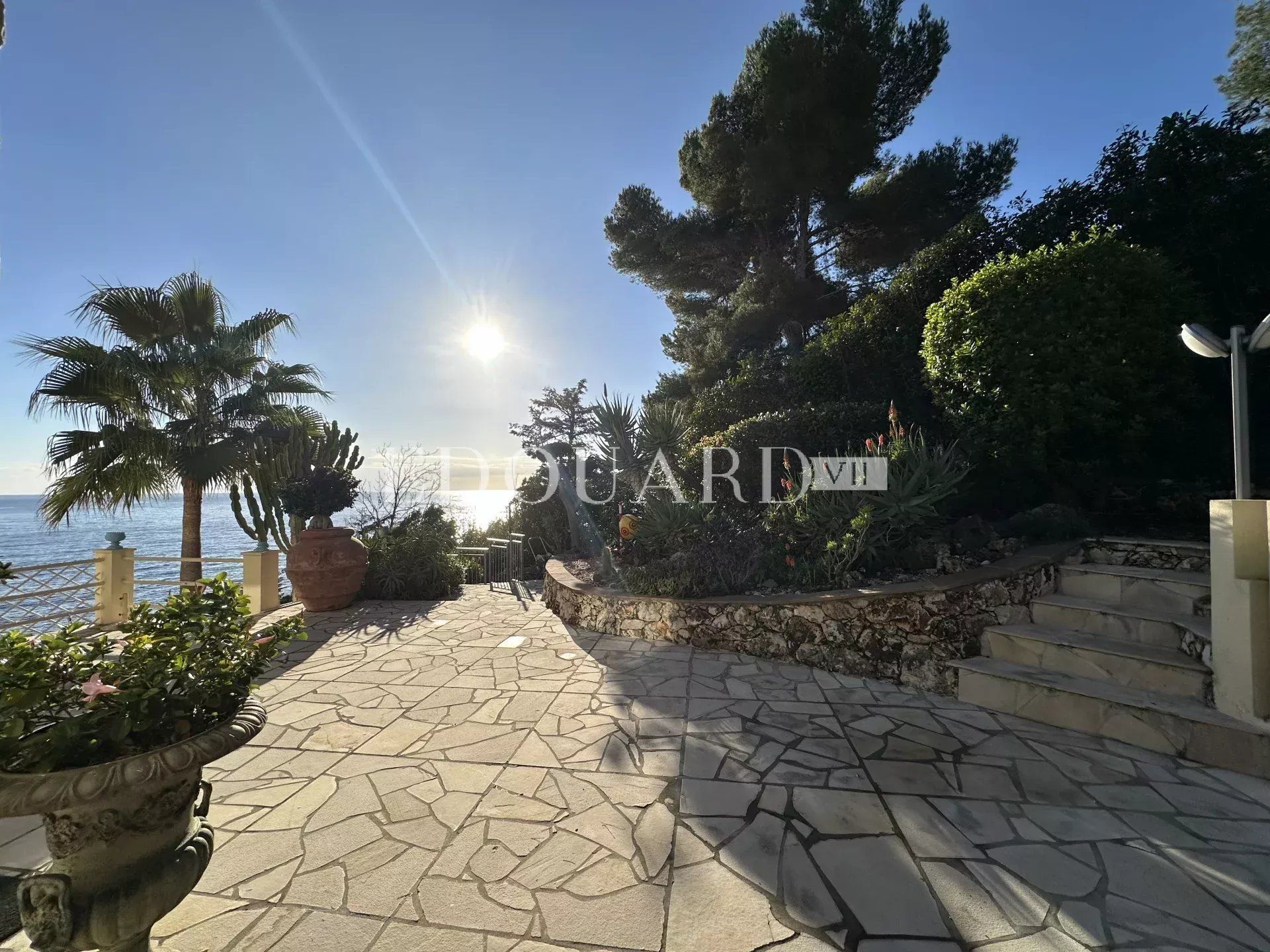 公寓 在 Roquebrune-Cap-Martin, Alpes-Maritimes 12843991