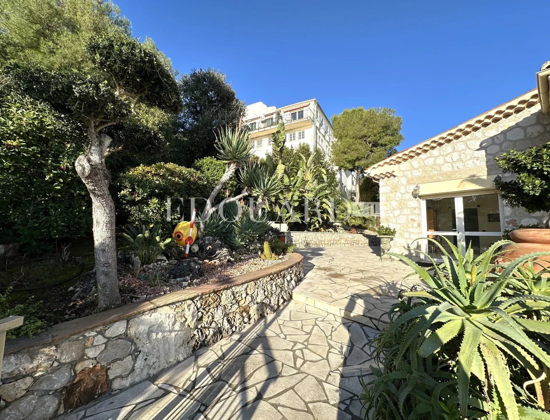 公寓 在 Roquebrune-Cap-Martin, Alpes-Maritimes 12843991