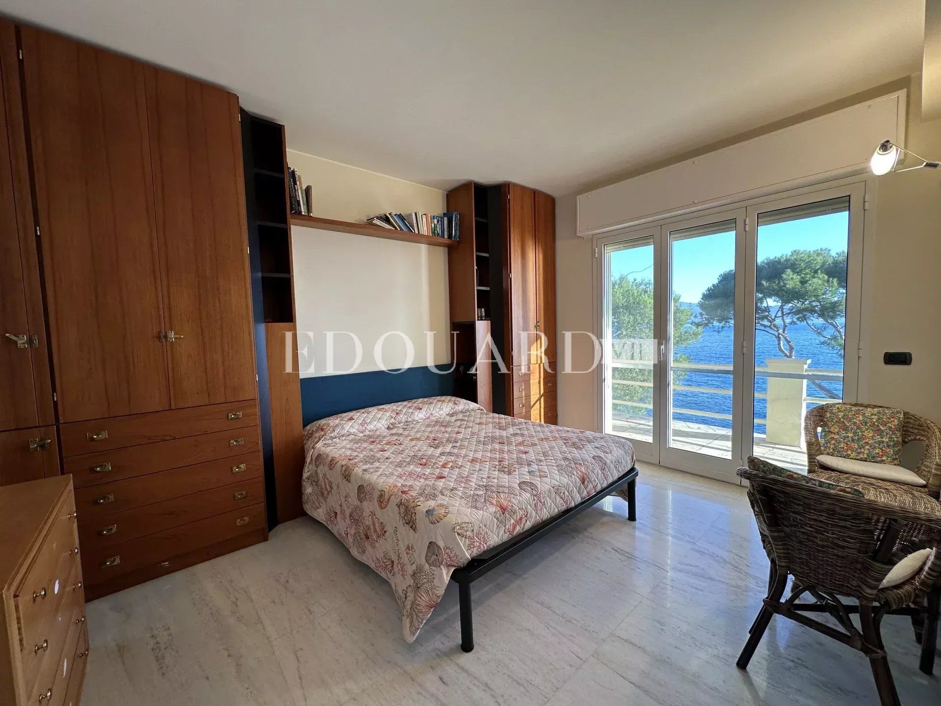 公寓 在 Roquebrune-Cap-Martin, Alpes-Maritimes 12843991