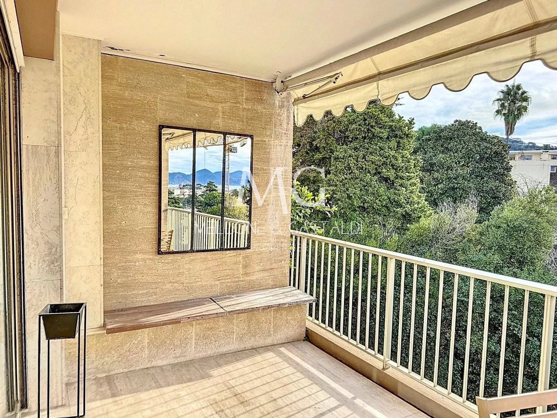 Condominium in Cannes, Alpes-Maritimes 12844002