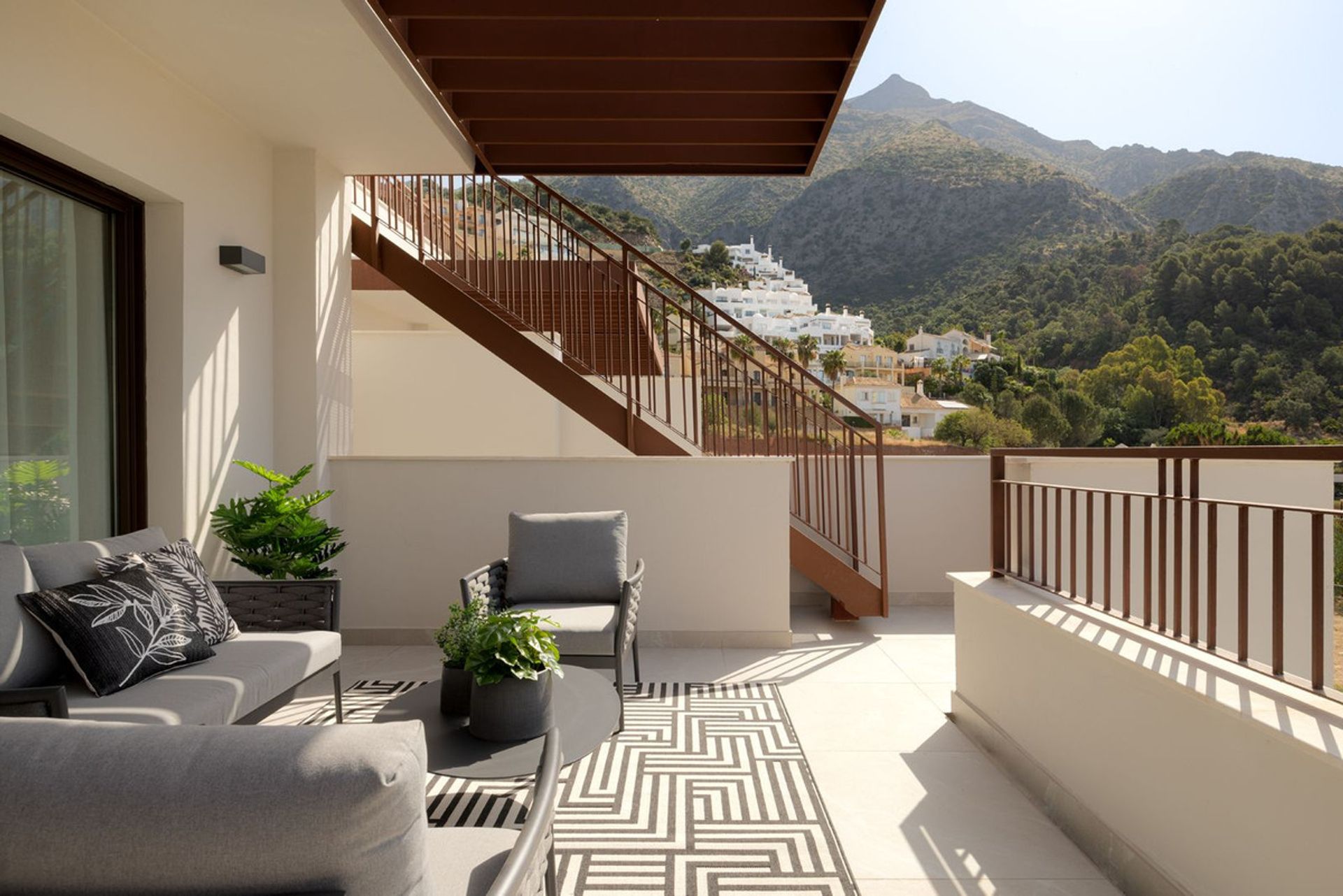 Condominium in Istan, Andalusia 12844578