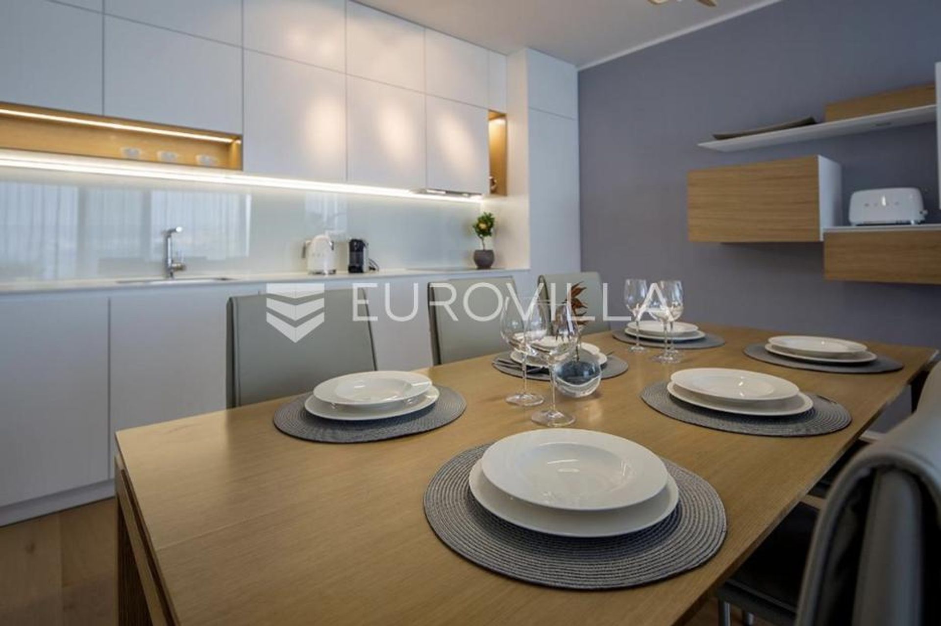 Condominium in Opatija, Primorsko-Goranska Zupanija 12844703