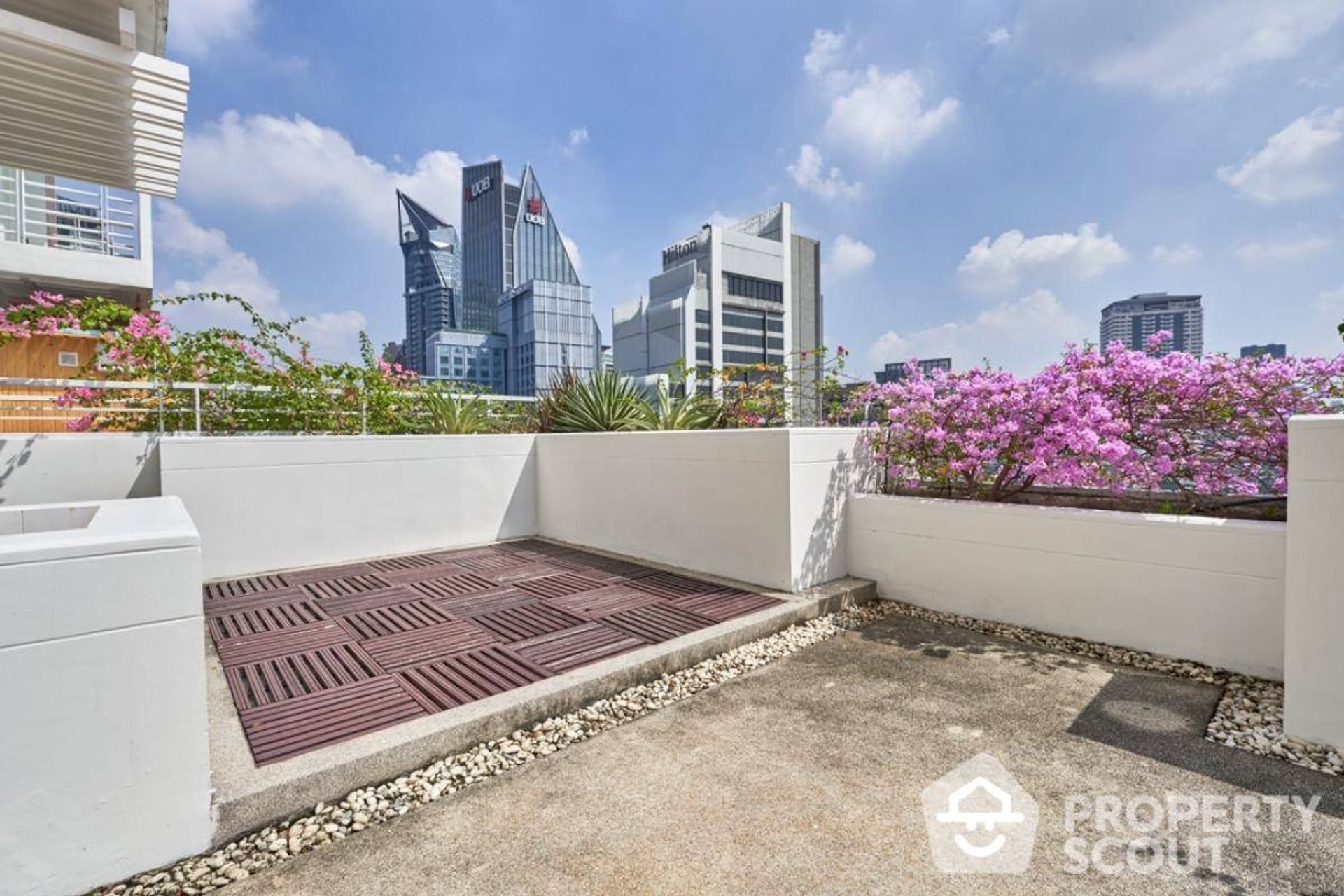 Condominium dans Khlong Toei, Krung Thep Maha Nakhon 12845015