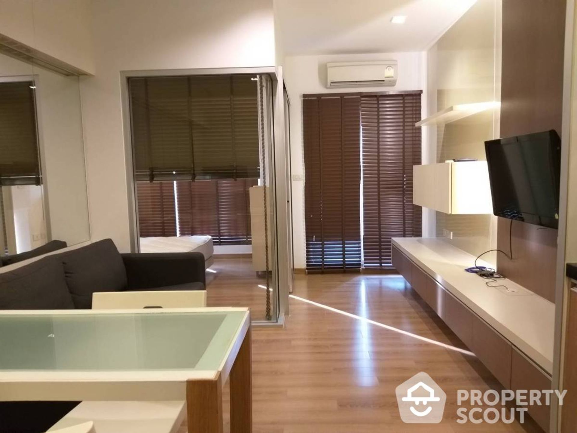 Condominium dans Khlong Toei, Krung Thep Maha Nakhon 12845017