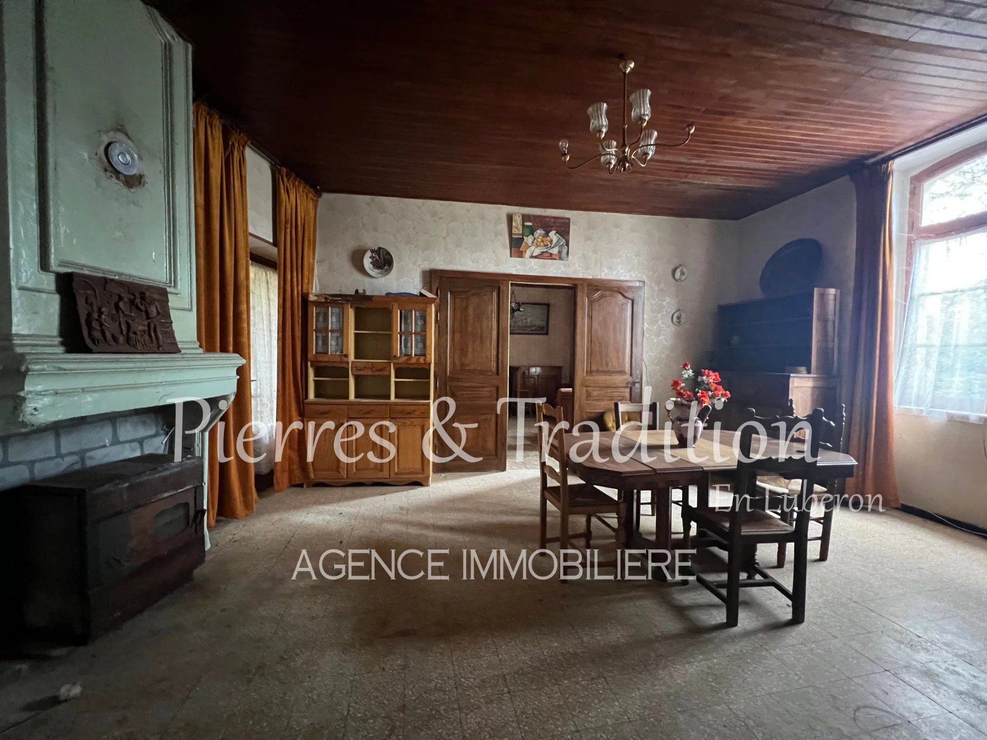 rumah dalam Cereste, Provence-Alpes-Cote d'Azur 12846375