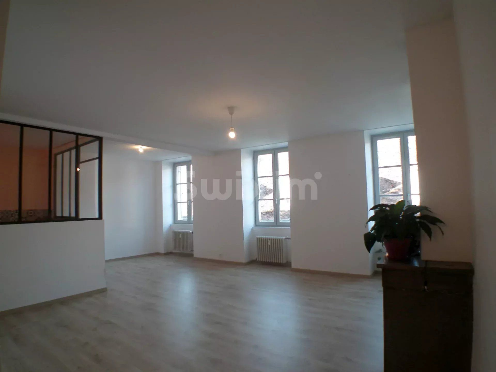 Condominium dans Lons le Saunier, Bourgogne-Franche-Comté 12846400