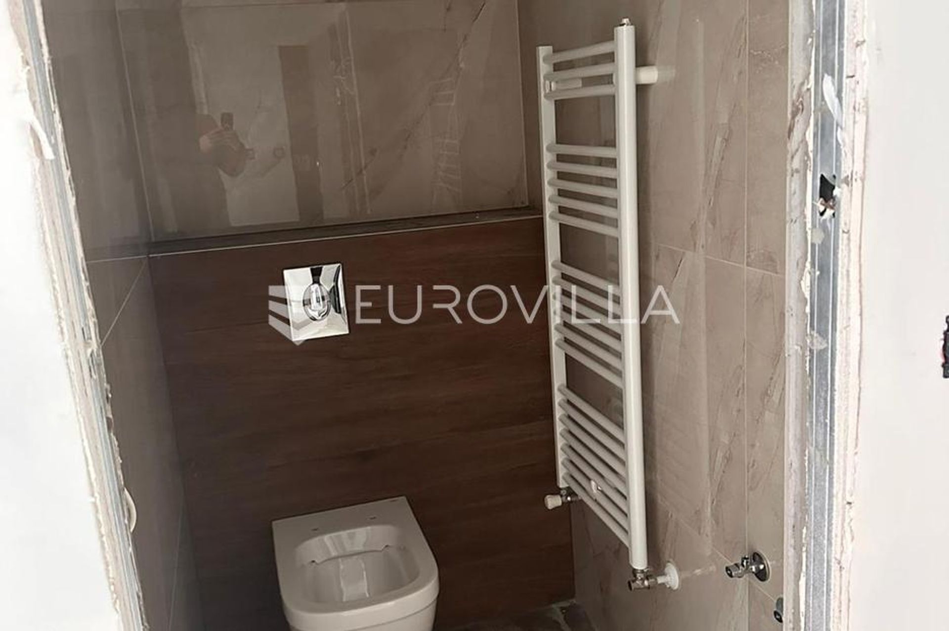 Condominio en Sesvete, Zagreb, Grad 12846518