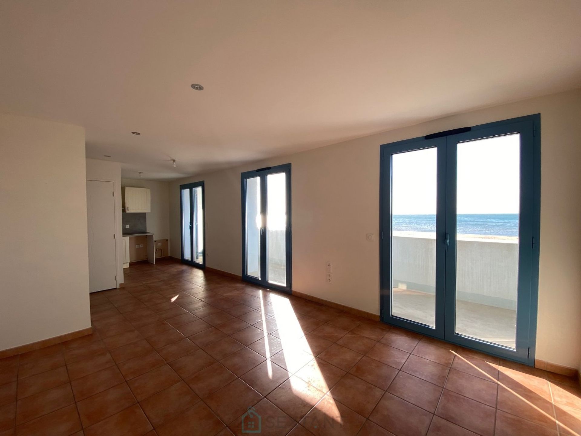 Condominium in Fos-sur-Mer, Provence-Alpes-Côte d'Azur 12846681