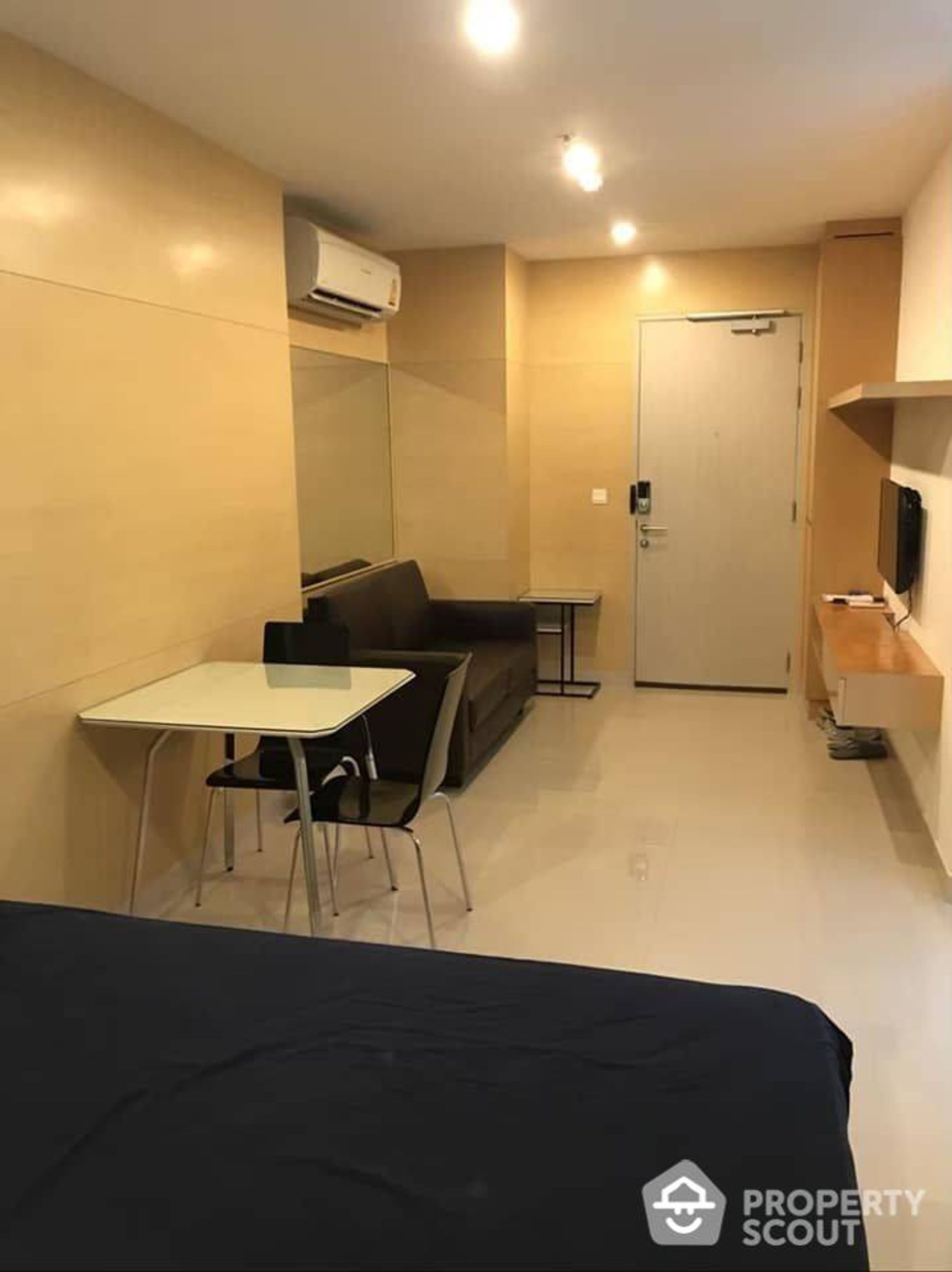 Condominium dans Bang Rak, Krung Thep Maha Nakhon 12846901