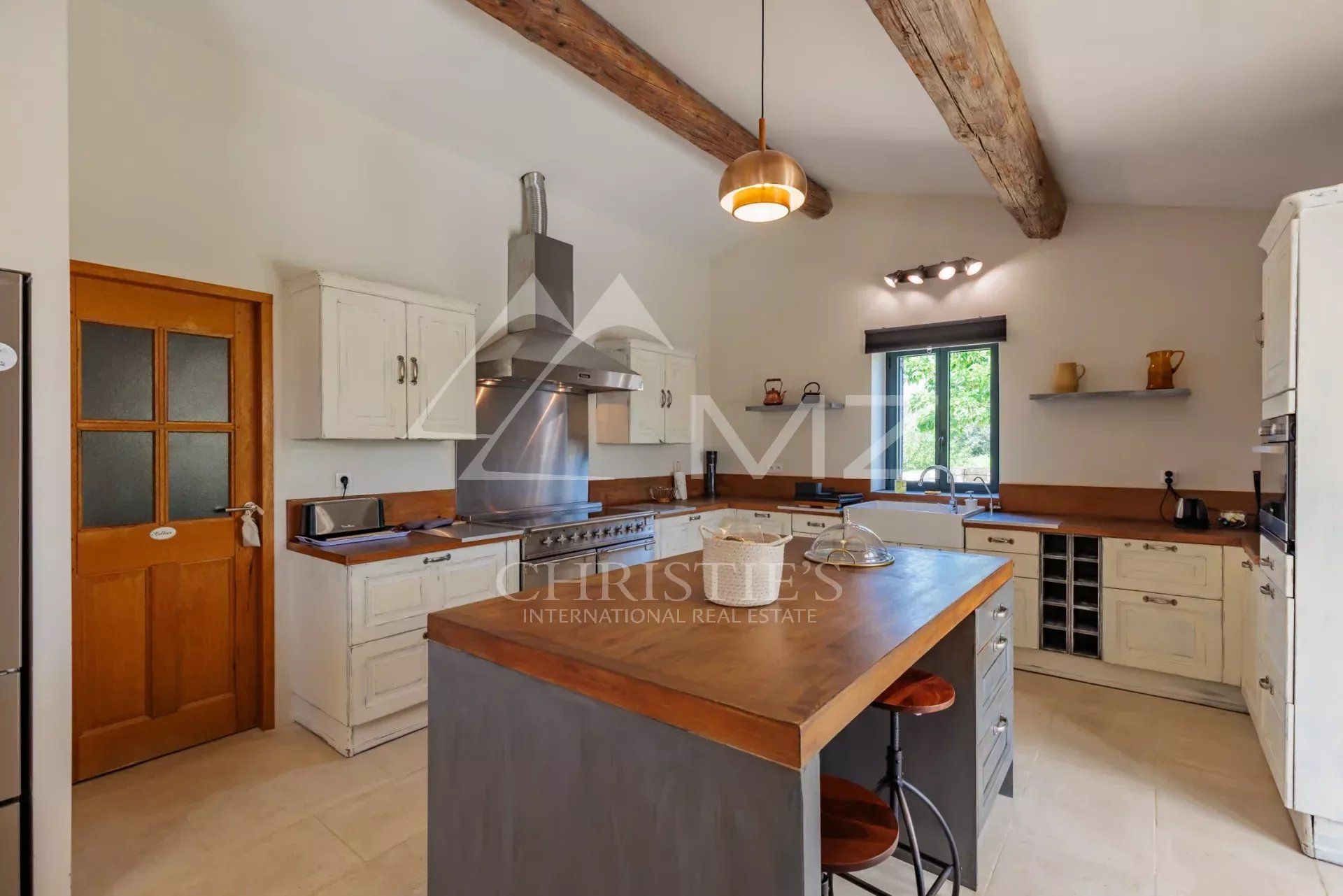 Dom w Saint-Saturnin-lès-Apt, Vaucluse 12847084